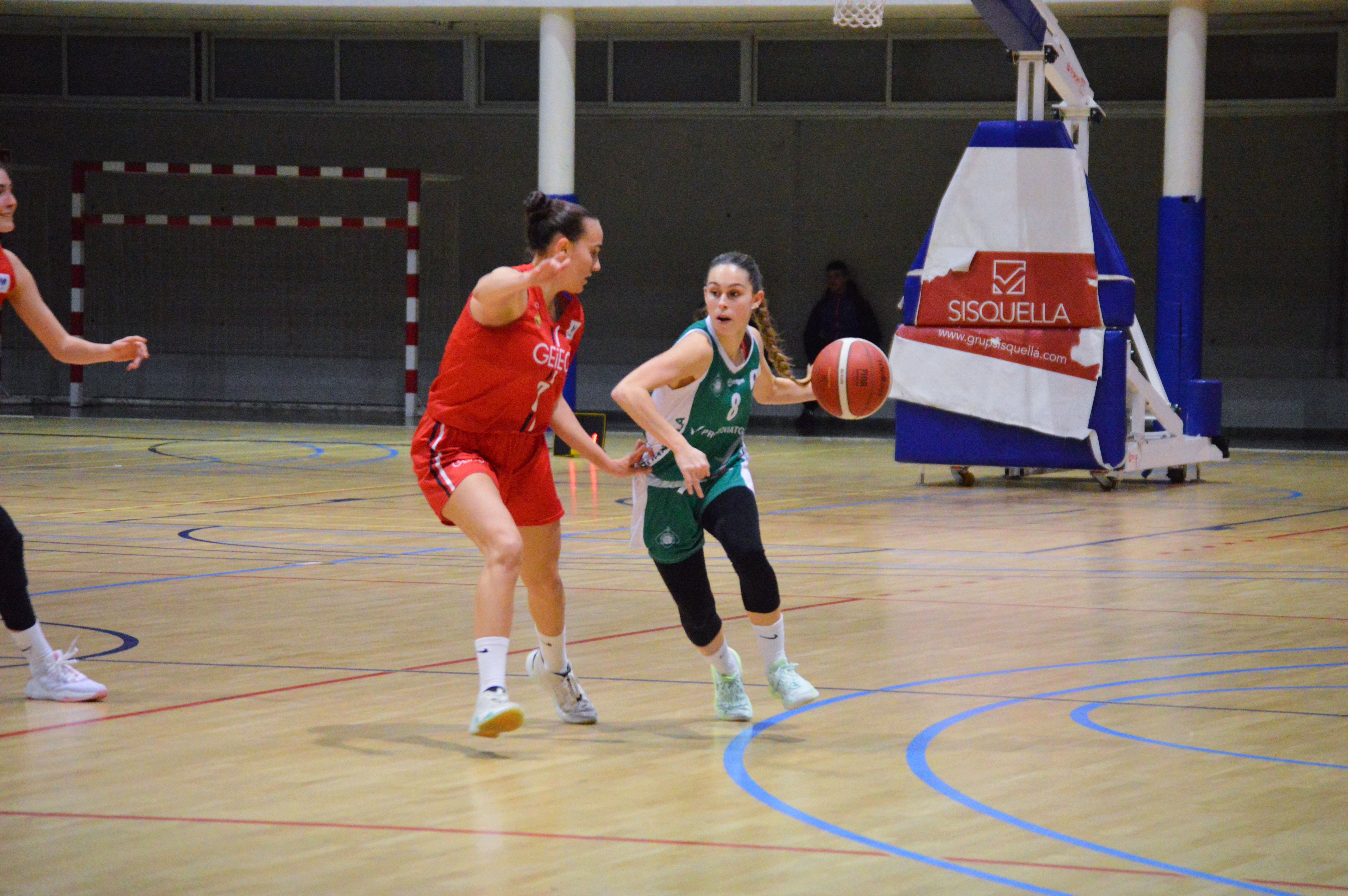 El CFB Cerdanyola en un partit de Liga Femenina 2. FOTO: Nora MO