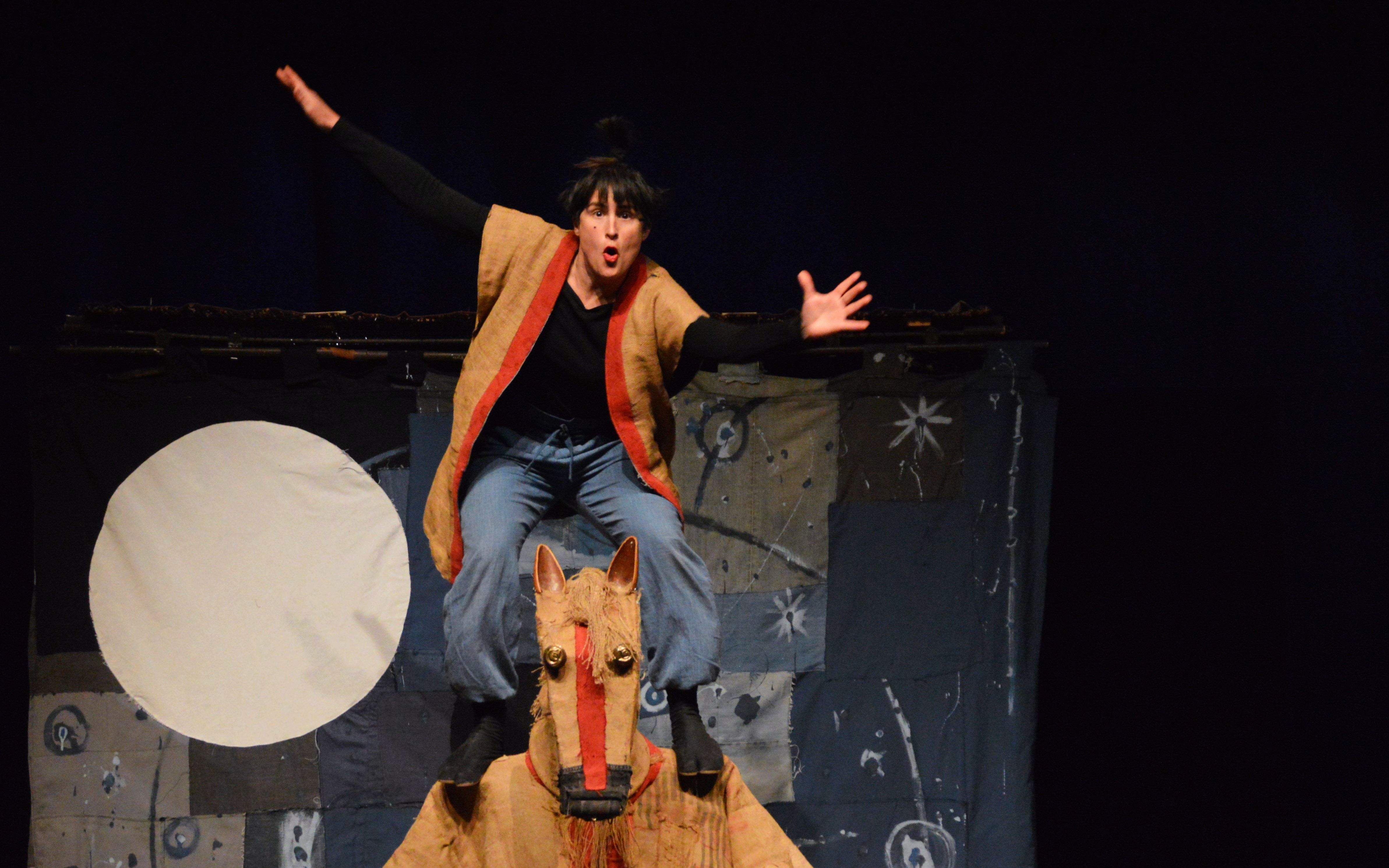 Espectacle 'Kariguru' de Giramagic al Teatre Ateneu. FOTO: Nora MO