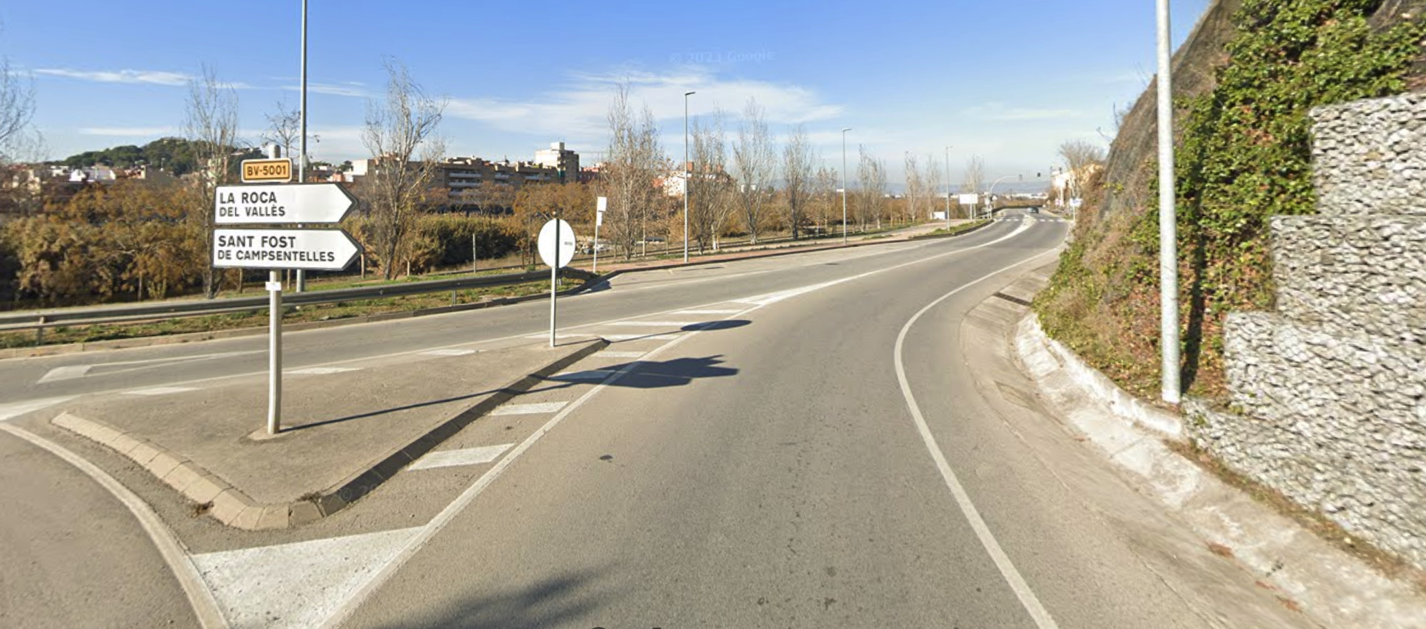 Carretera BV-5001 on van ser detinguts els tres homes. FOTO: G Maps