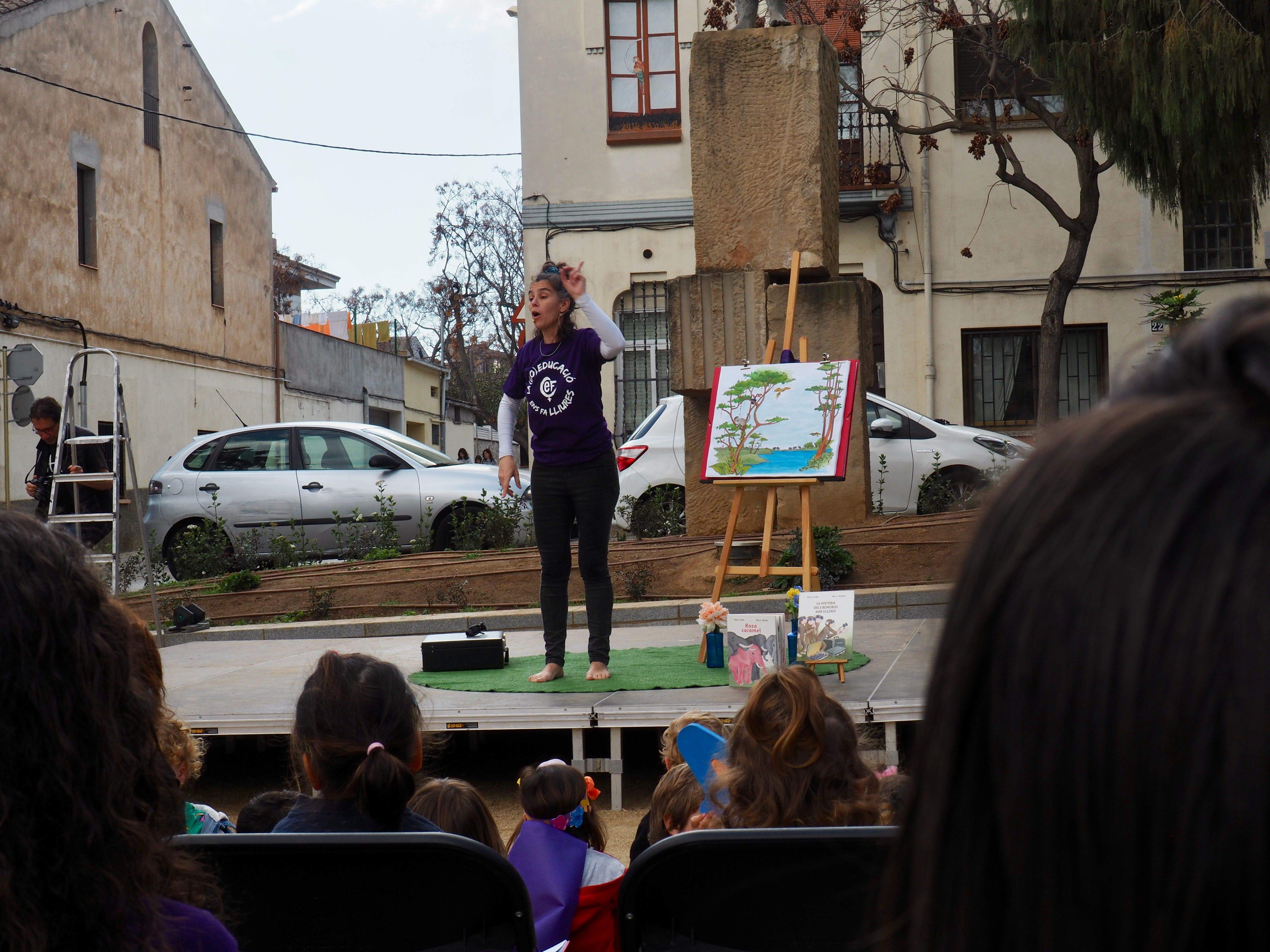 Contacontes a la 2a Matinal Coeducativa. FOTO: Mónica GM