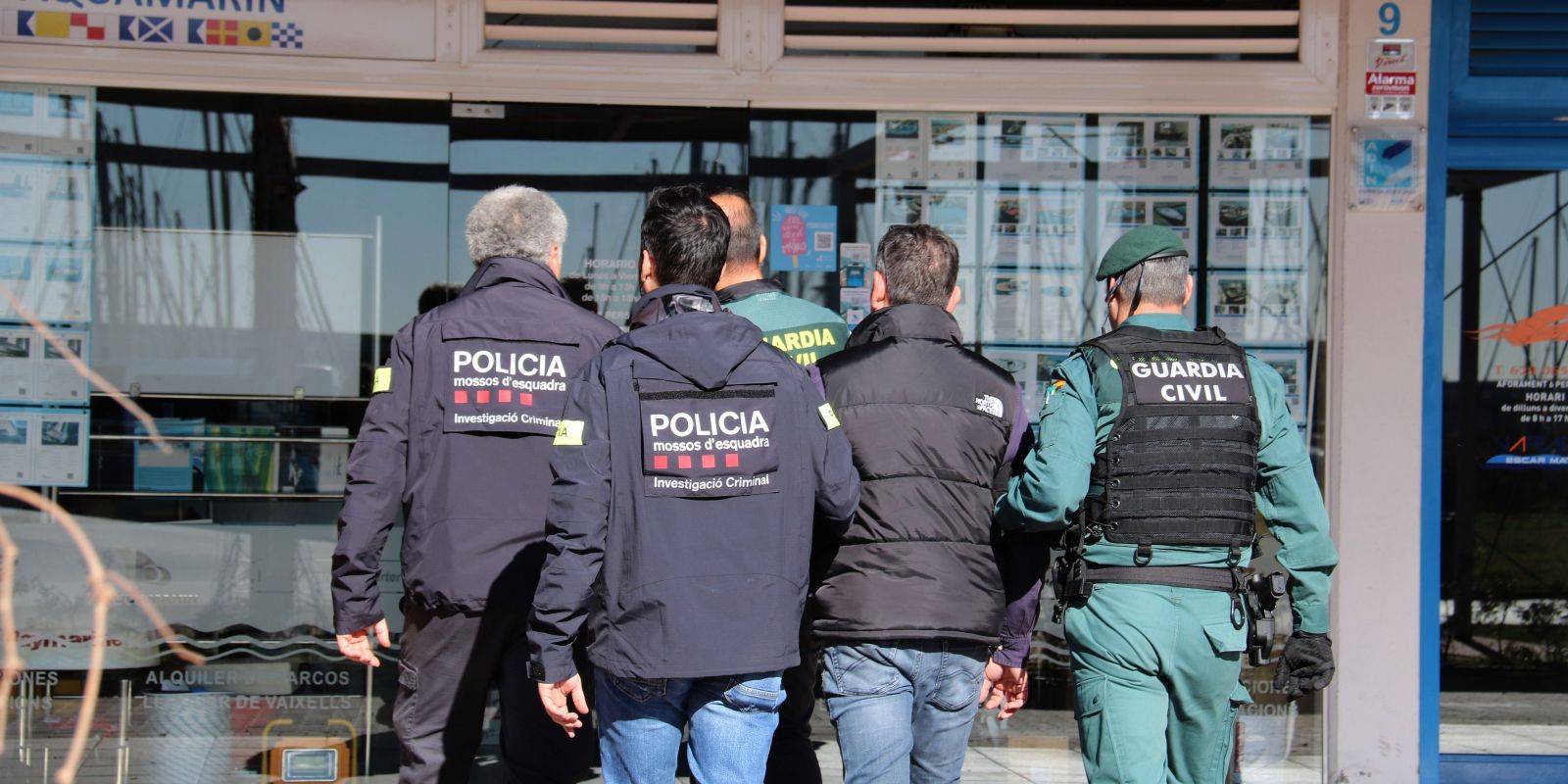 Imatge d'una detenció de Mossos d'Esquadra i Guàrdia Civil. FOTO: Marta Vidal/ACN