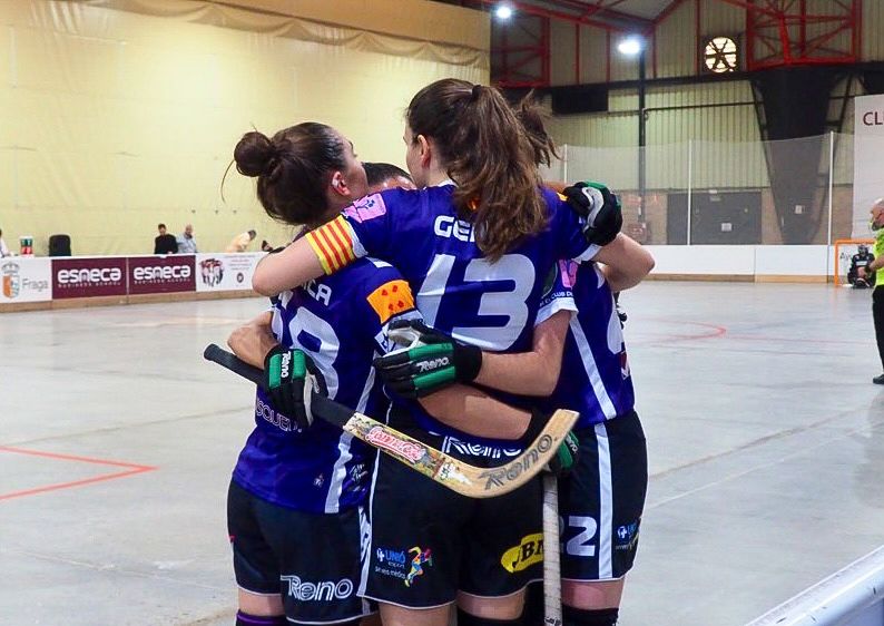 El Cerdanyola Club d'Hoquei celebra un gol a Fraga. FOTO: Cedida