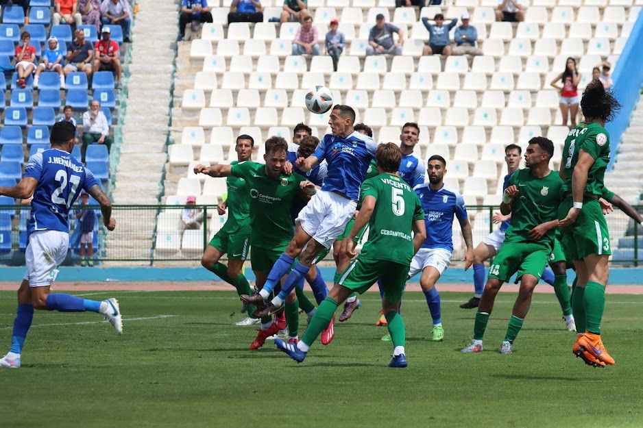 El Cerdanyola cau per 2 a 0 davant del líder. FOTO: UD Melilla