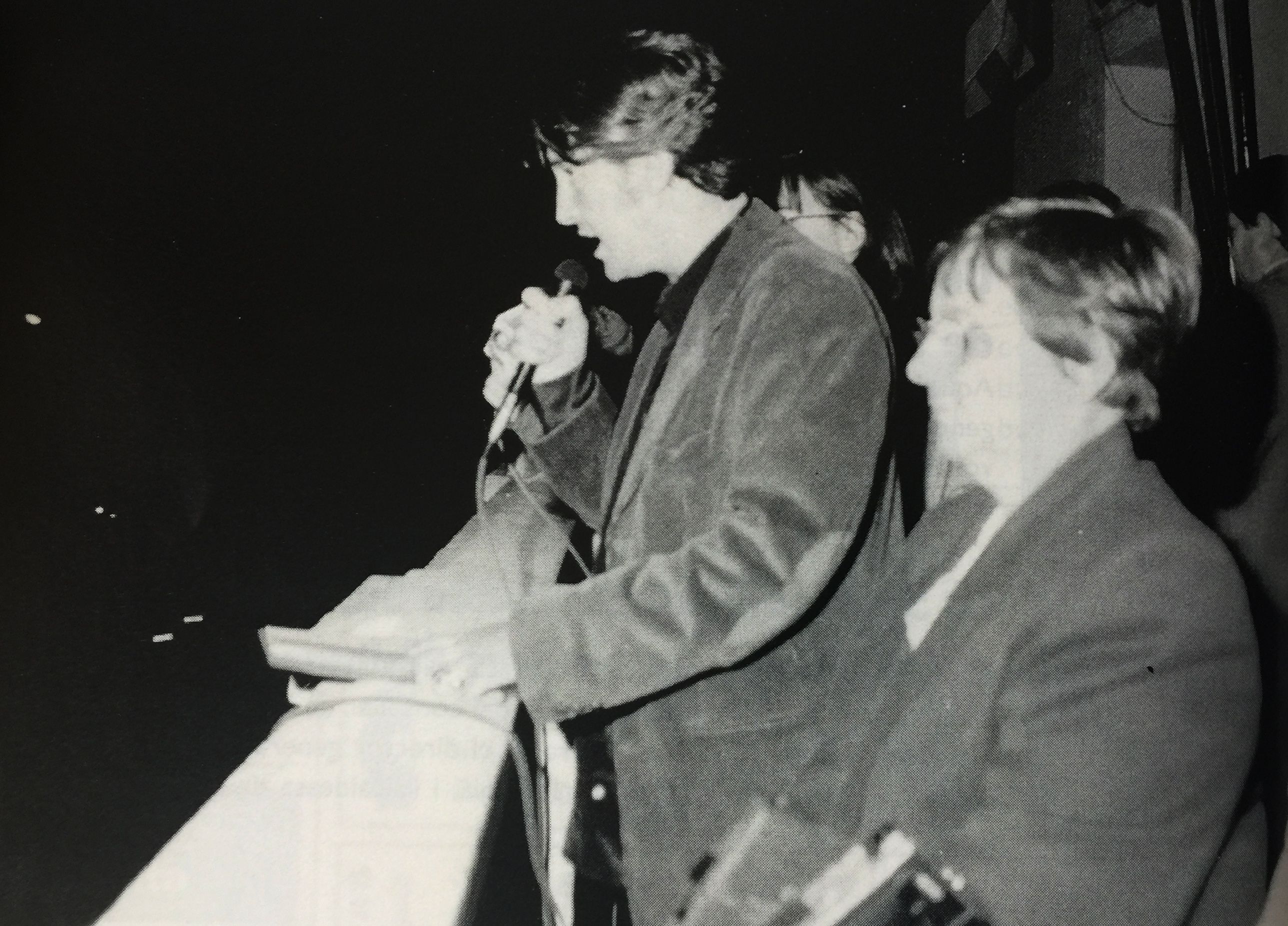 Ramoncin fent el pregó de la Festa Major del Roser de Maig l'any 1998