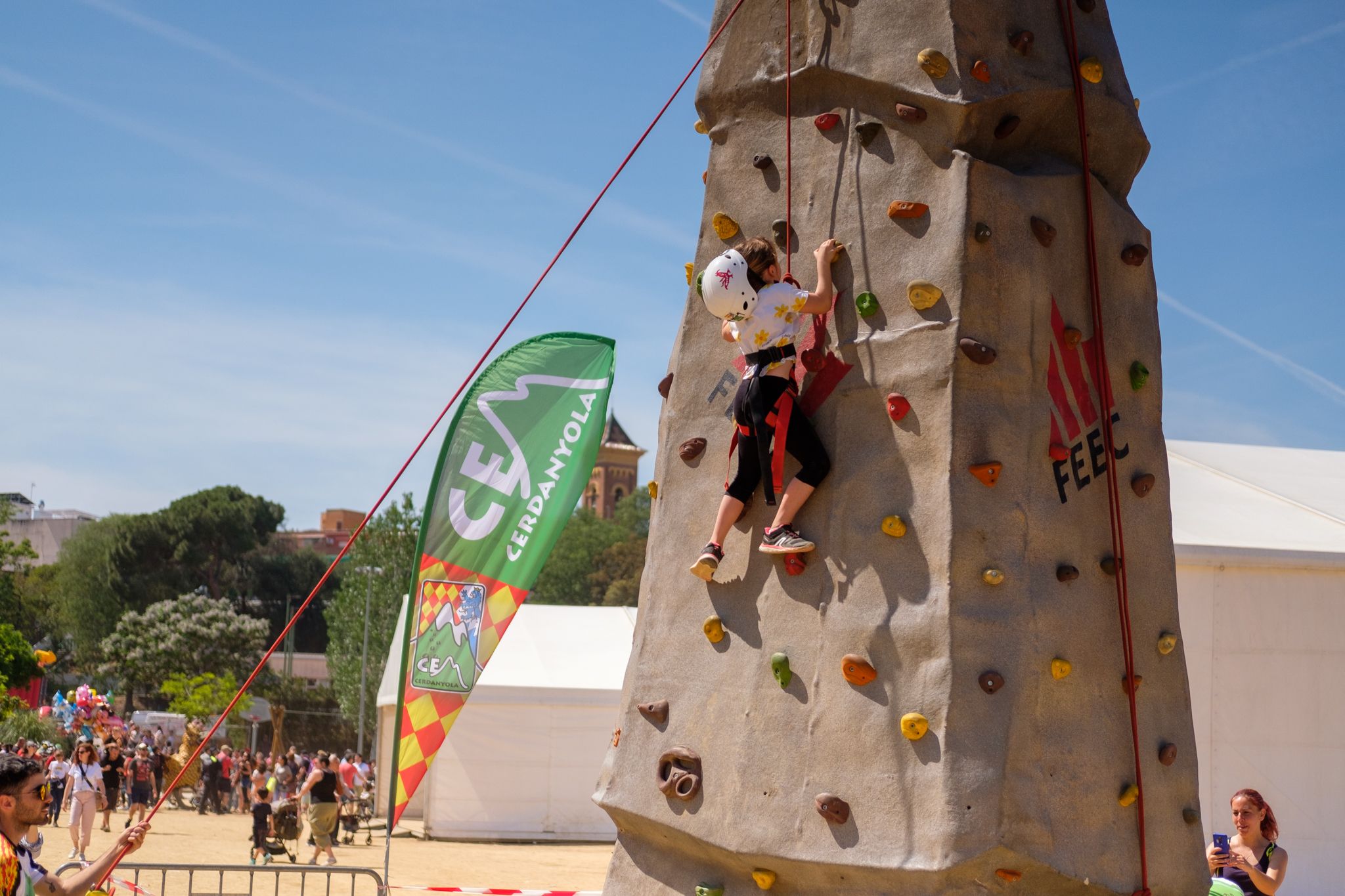 Parc infantil i activitats al Parc Xarau durant el Roser de Maig. FOTO: Ale Gómez