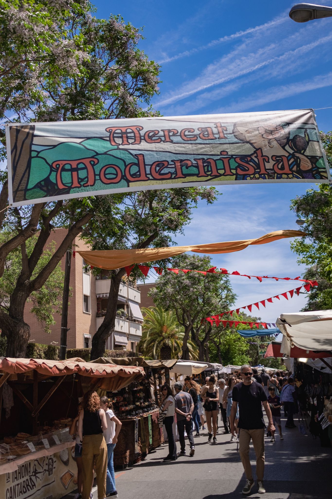 Mercat Modernista a la Festa Major del Roser de Maig 2023. FOTO: Ale Gómez