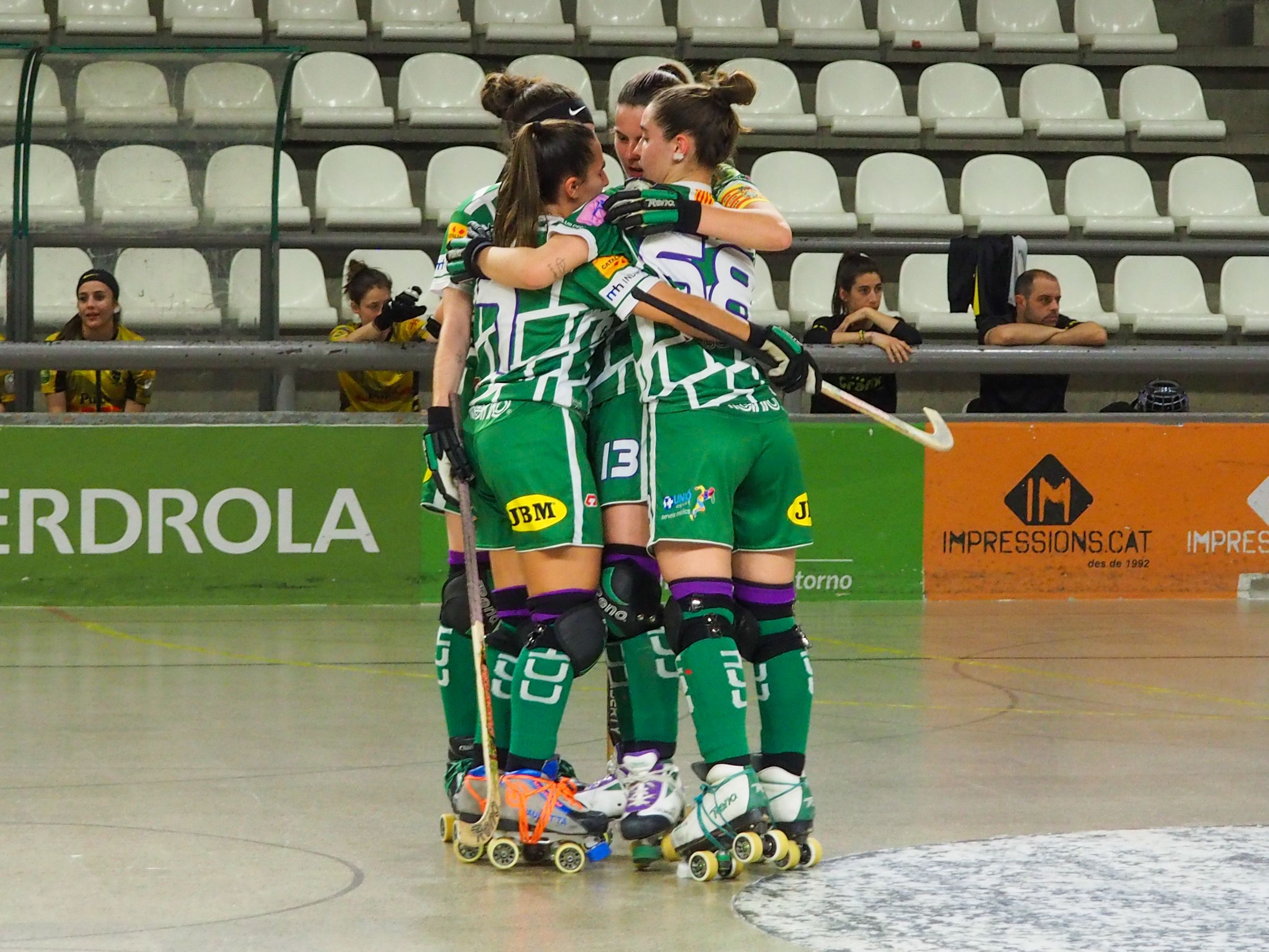 El Cerdanyola Club d'Hoquei en un partit a Can Xarau. FOTO: Cedida