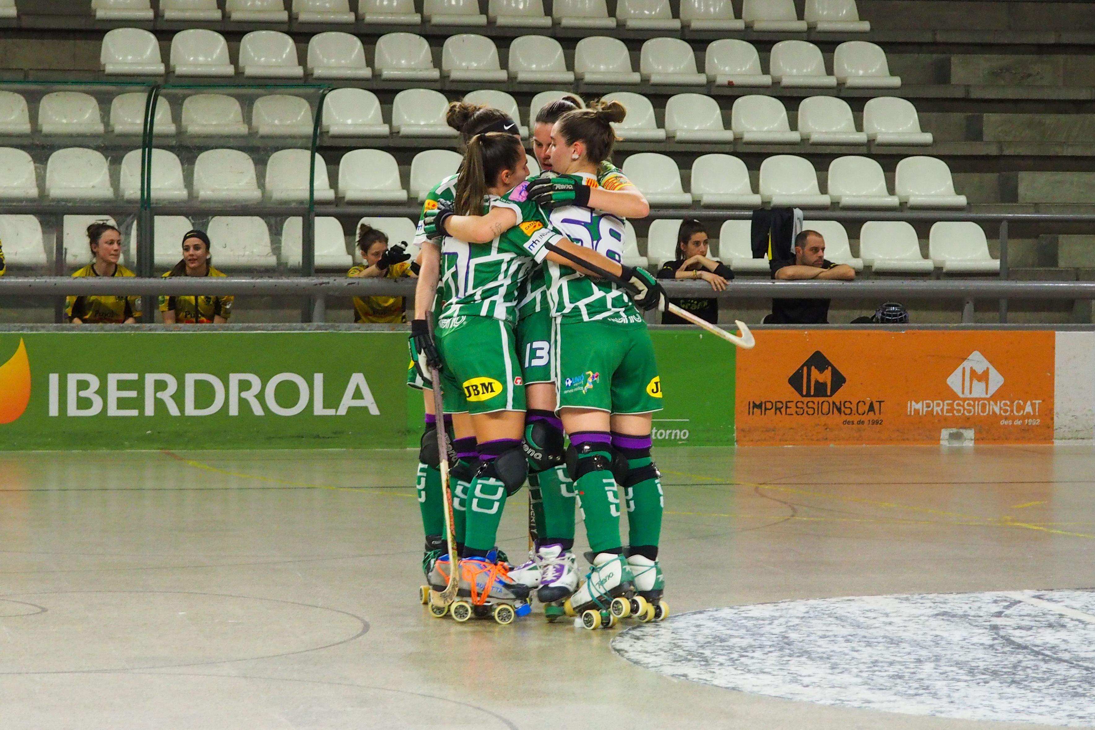 El Cerdanyola Club d'Hoquei en un partit a Can Xarau. FOTO: Cedida