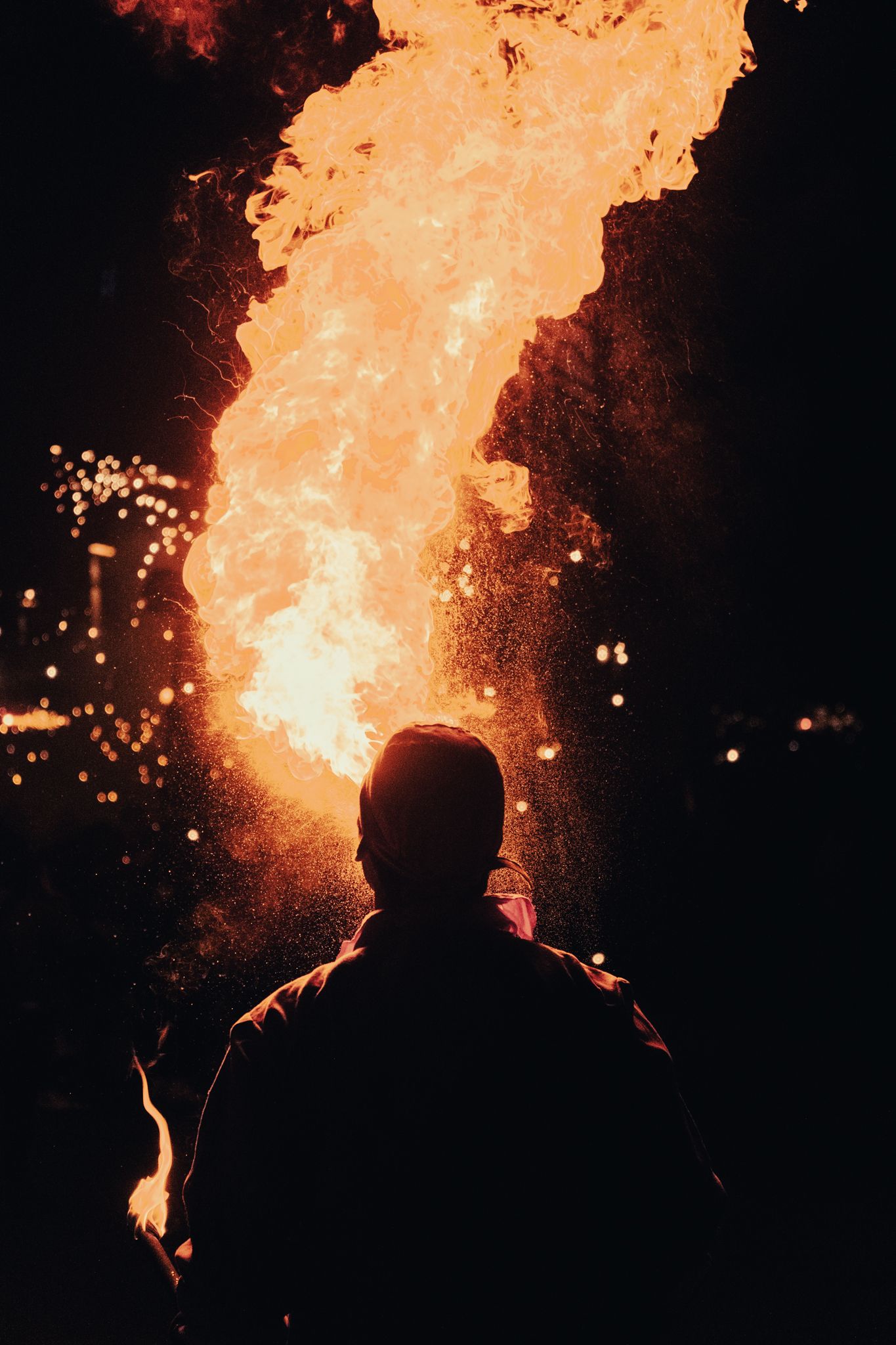 Correfoc dels Joves Diables a la Festa Major del Roser de Maig. FOTO: Ale Gómez