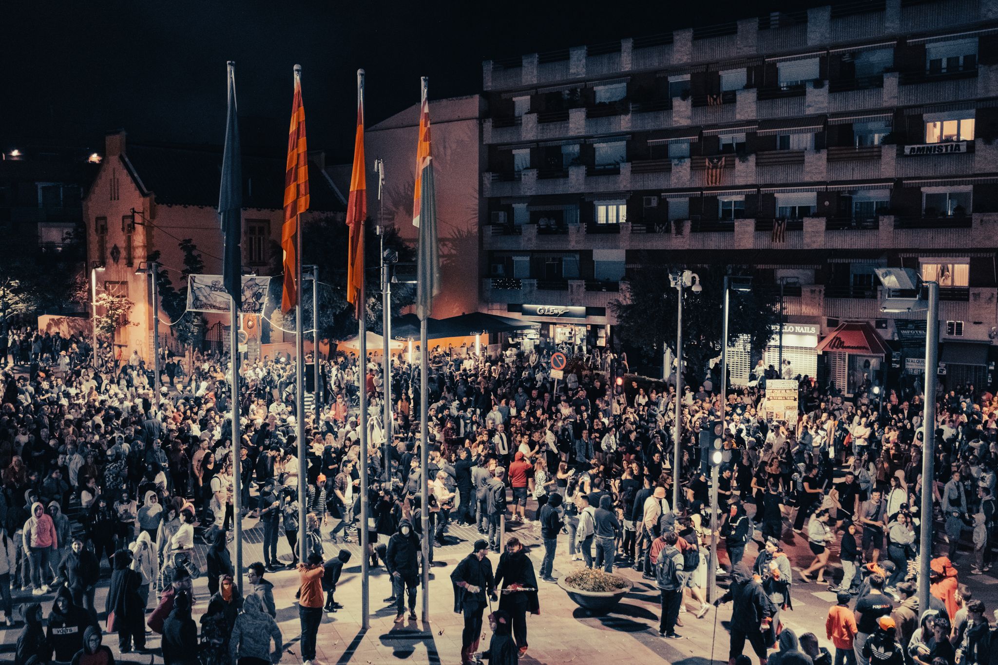 Correfoc dels Joves Diables a la Festa Major del Roser de Maig. FOTO: Ale Gómez