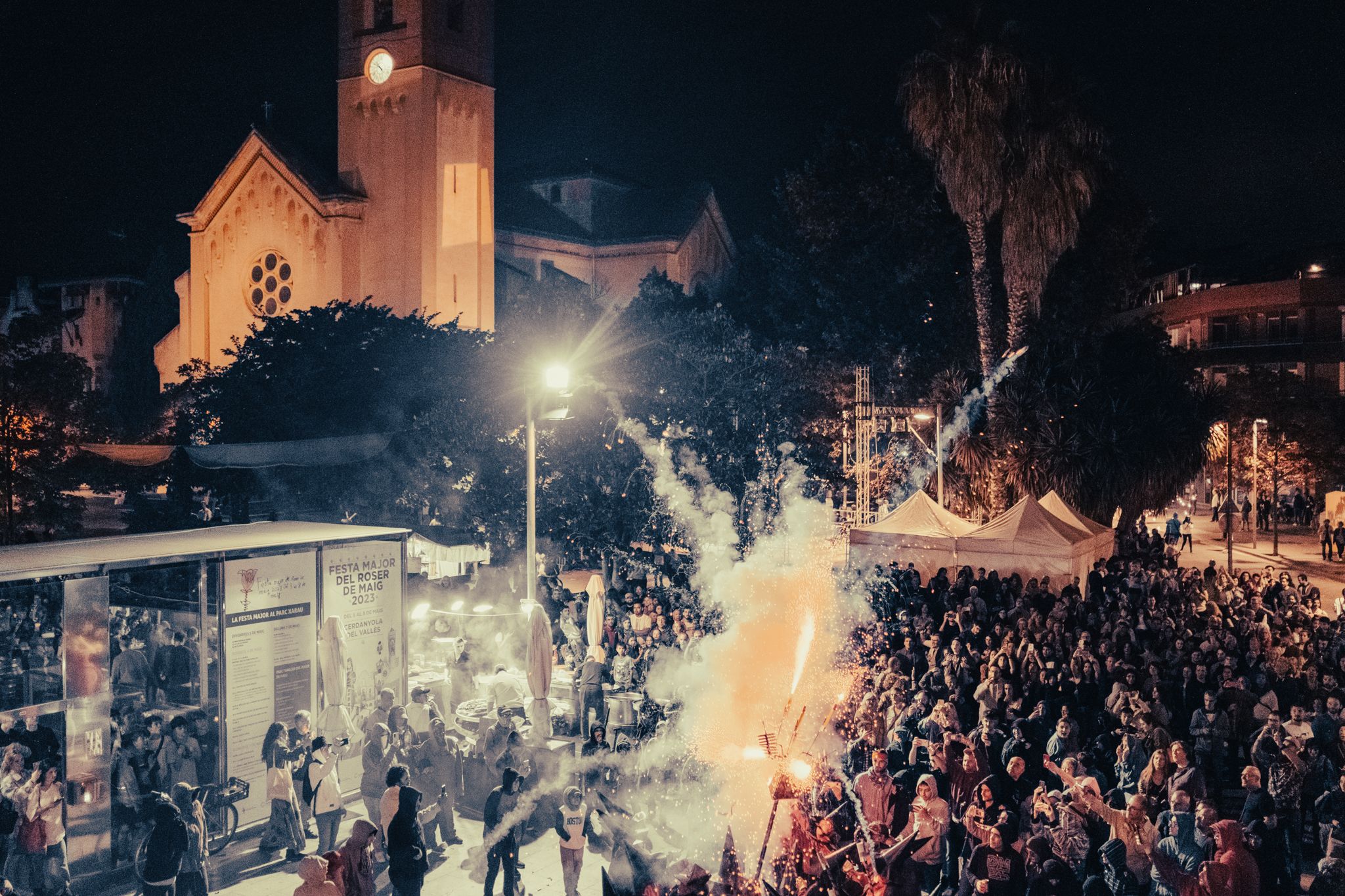 Correfoc dels Joves Diables a la Festa Major del Roser de Maig. FOTO: Ale Gómez