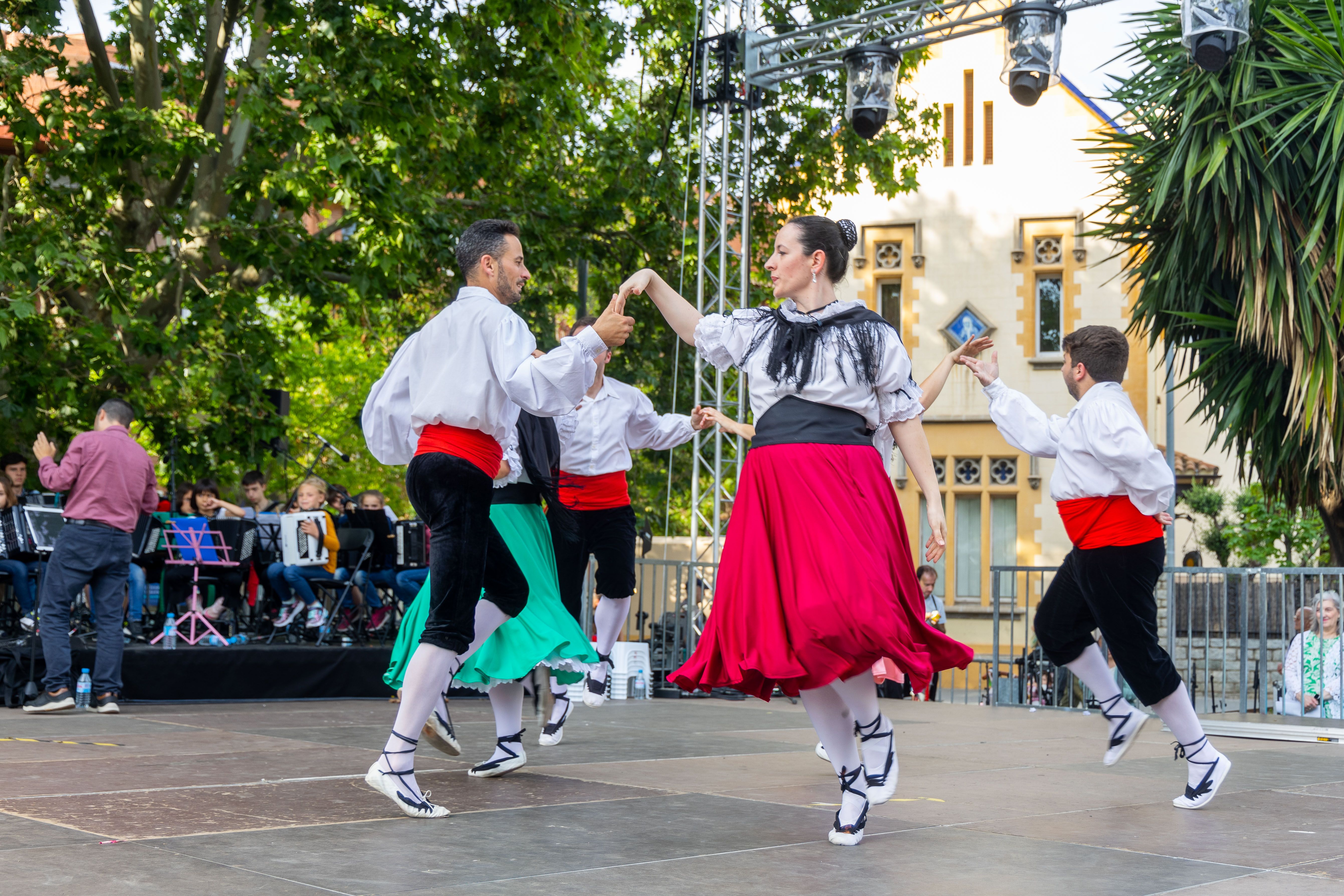 Actuació de l'Esbart Dansaire Sant Marçal. FOTO: Núria Puentes (Ajuntament)