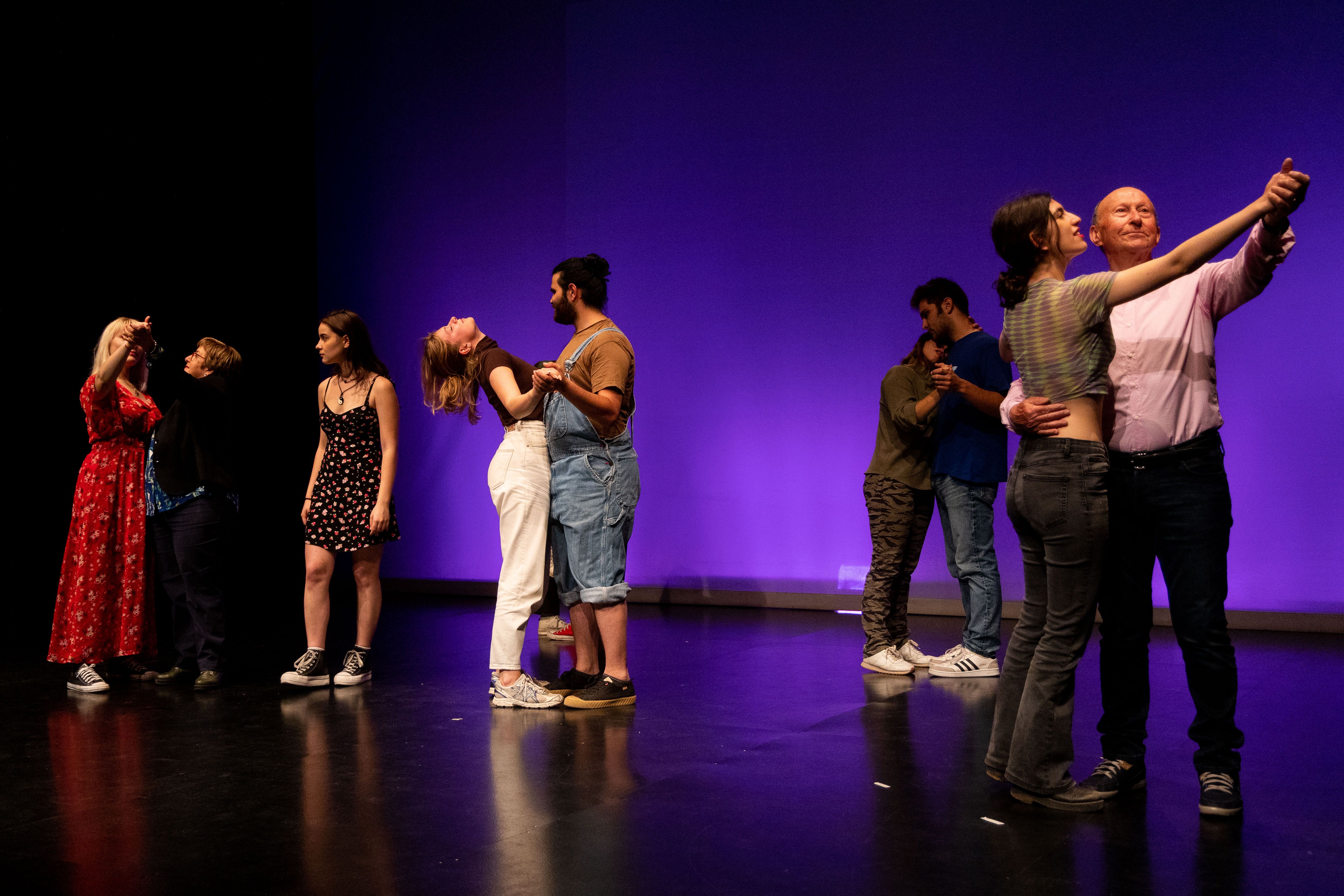 Actuació de l'Aula de Teatre de la UAB durant l'acte dels Premis Literaris 2023. FOTO: Núria Puentes (Ajuntament) Actuació de l'Aula de Teatre de la UAB durant l'acte dels Premis Literaris 2023. FOTO: Núria Puentes (Ajuntament)