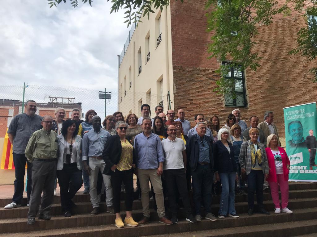 Els integrants de la llista de Junts per Cerdanyola en les Eleccions Municipals 2023. FOTO: Guillem Barrera
