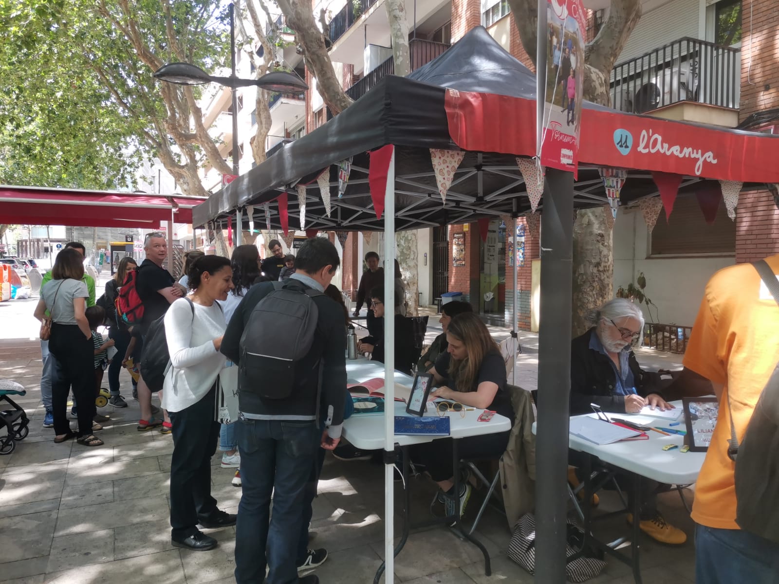 Èxit de participació a la 6a edició de la Festa de la Il·lustració. FOTO: Guillem Barrera