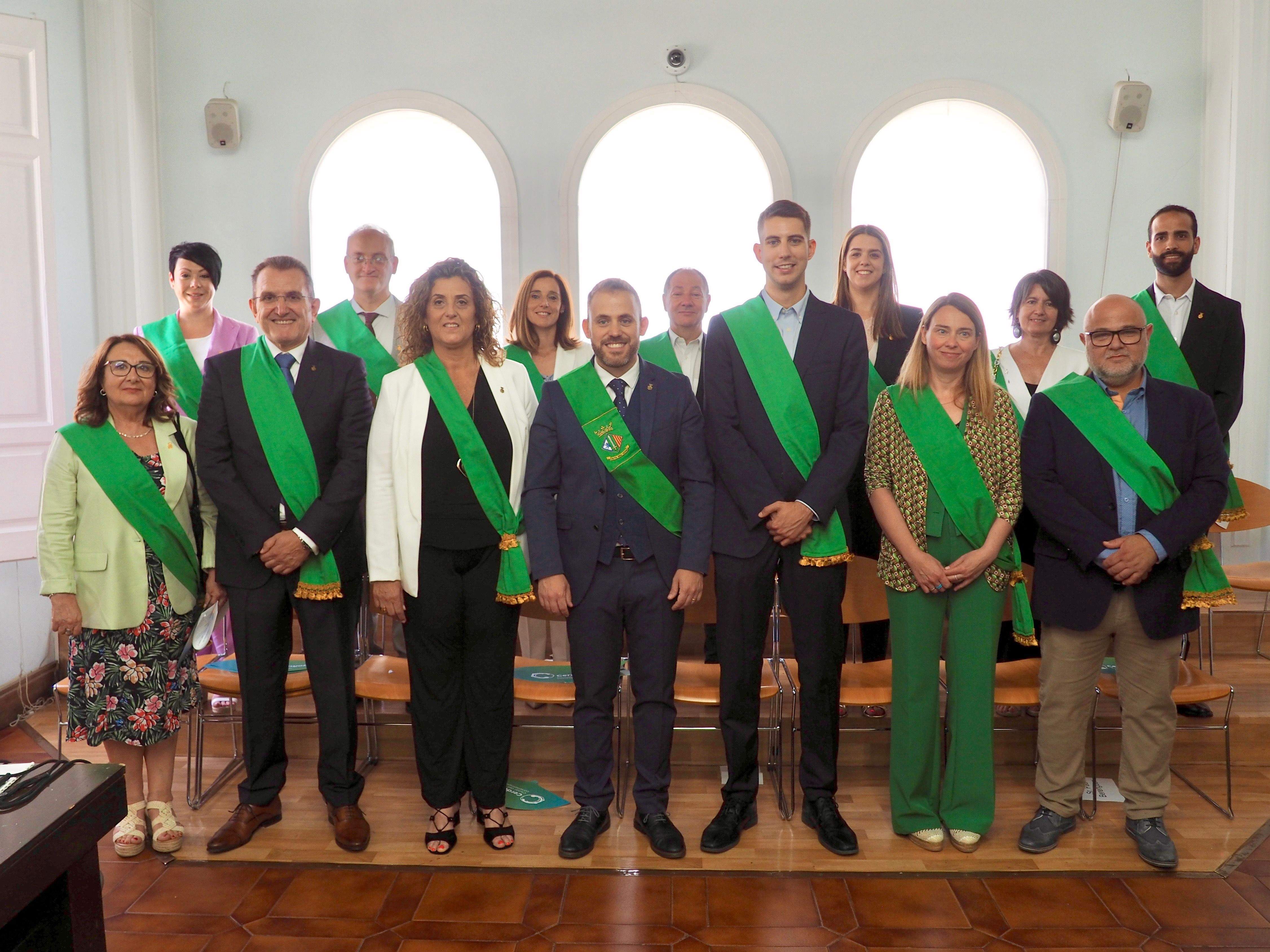 Els 14 membres del govern del PSC del mandat 2023-2027. FOTO: Mónica García