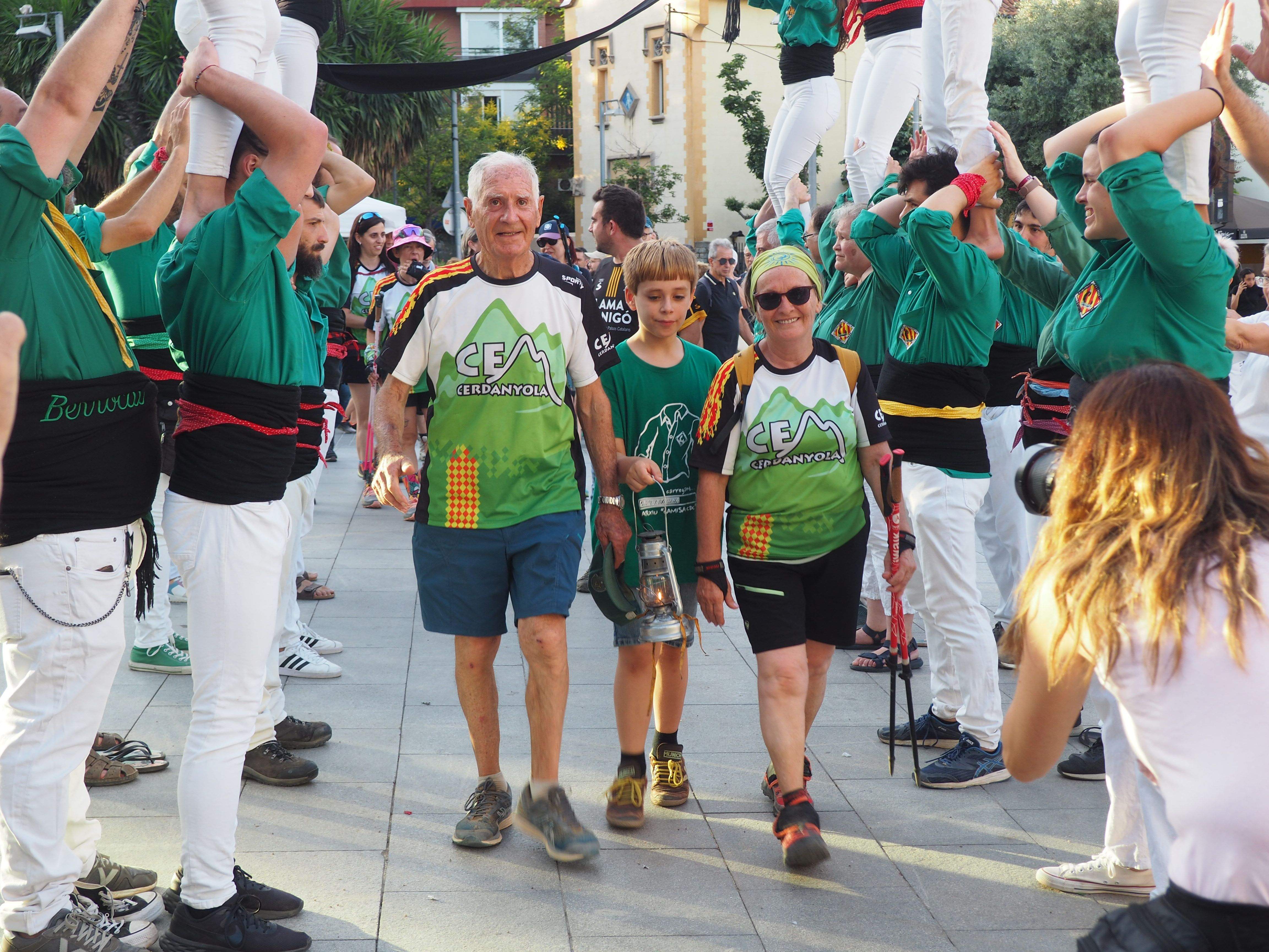 La flama del Canigó a Cerdanyola. FOTO: Mónica GM