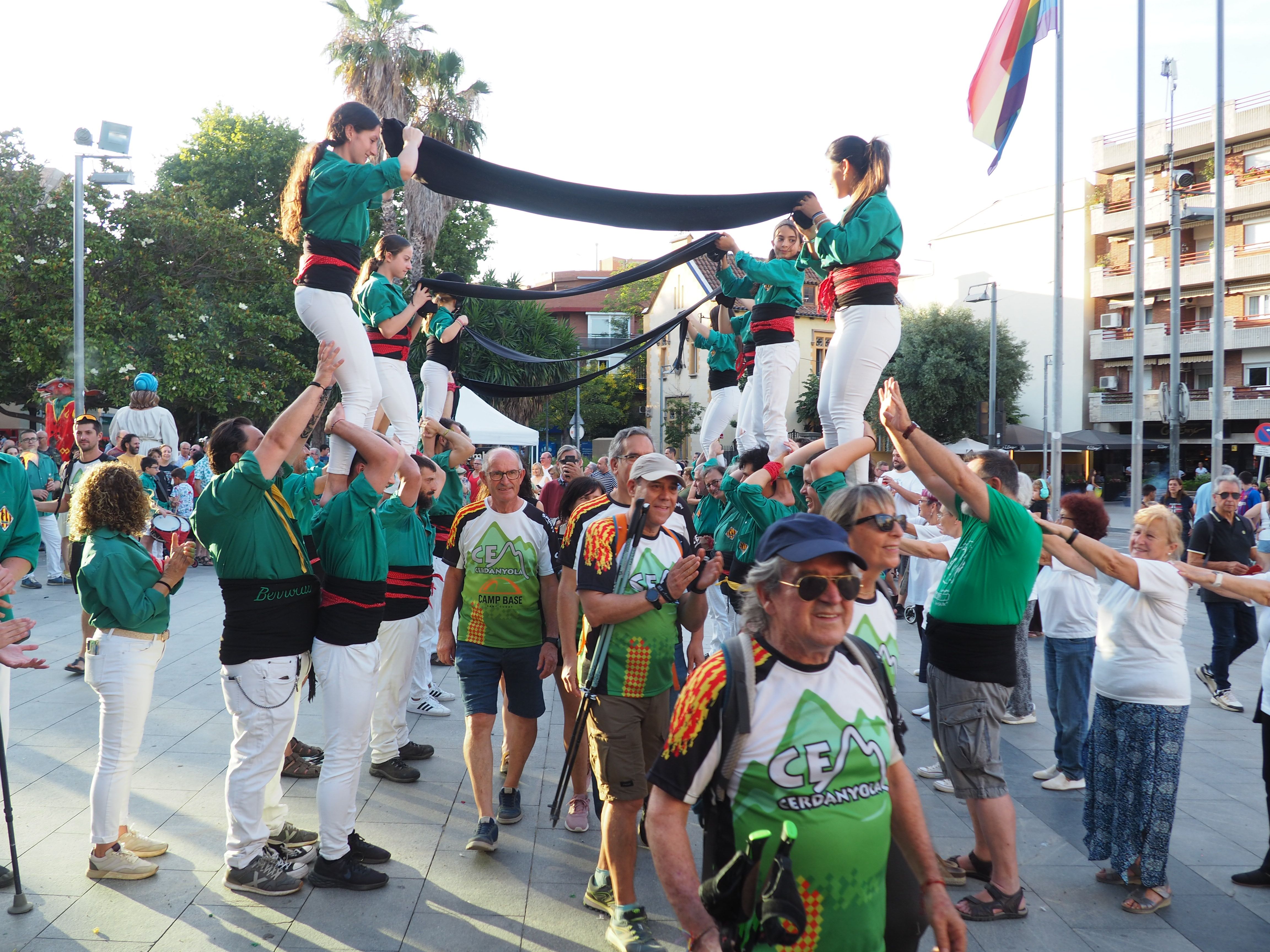 Benvinguda dels Castellers a la flama. FOTO: Mónica GM