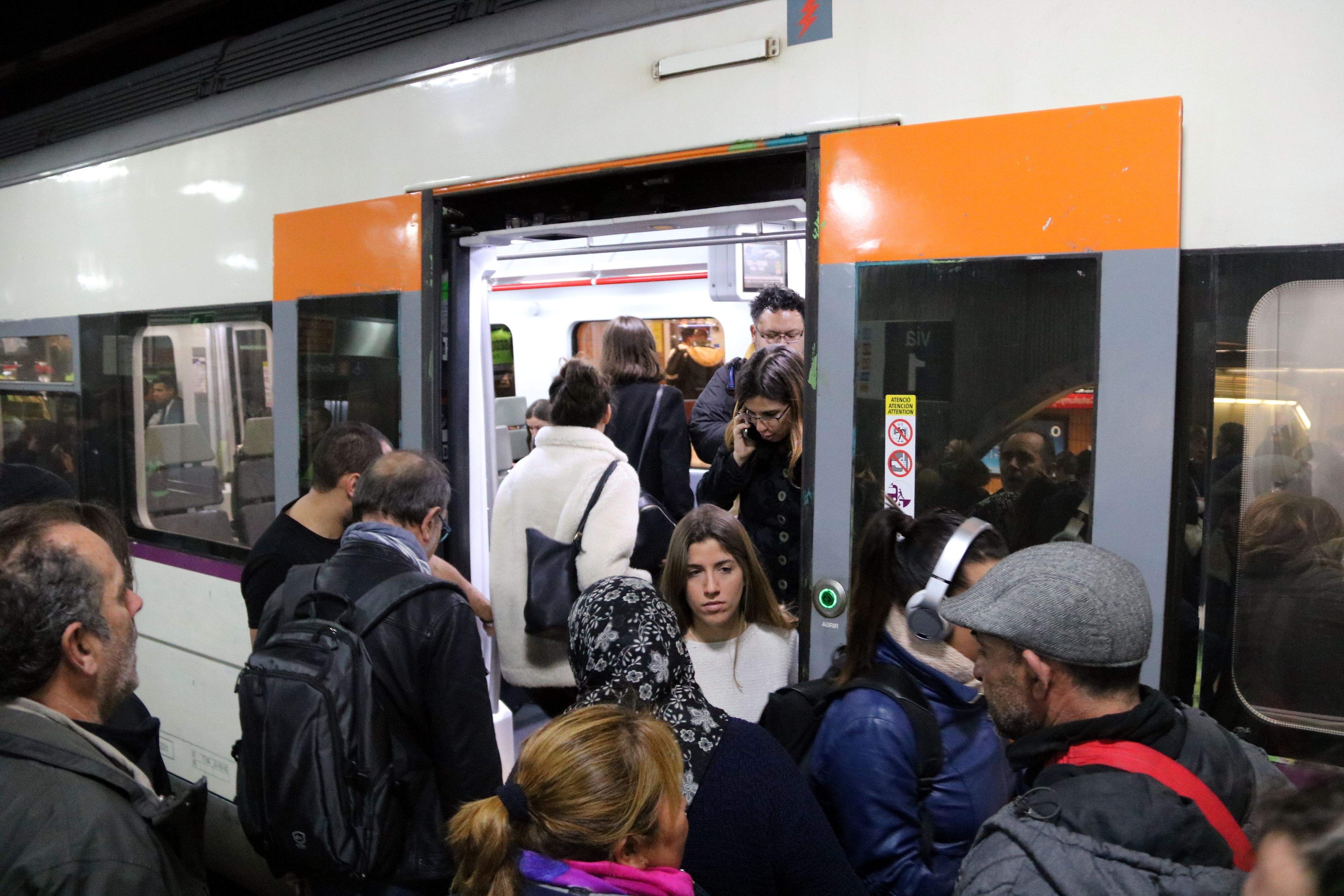 Una imatge d'arxiu de l'estació de Rodalies a Plaça Catalunya. FOTO: Àlex Recolons (ACN)