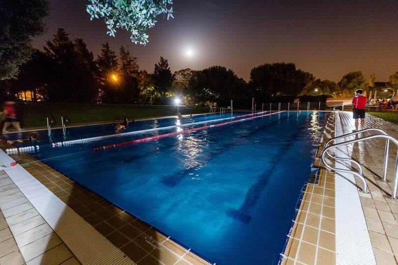 La piscina del Turonet proposa una nit de bany i música. FOTO: AJuntament La piscina del Turonet proposa una nit de bany i música. FOTO: AJuntament