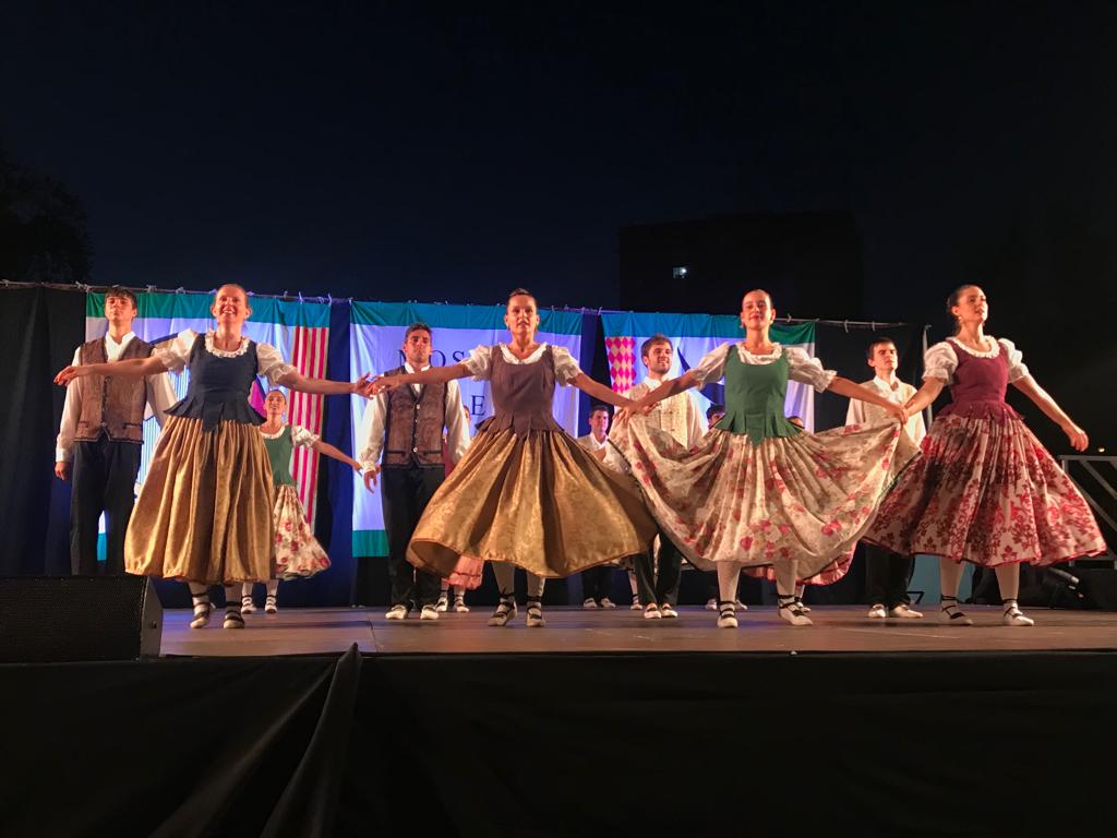 L'Esbart Dansaire de Tarragona a la Mostra de Dansa Internacional de Cerdanyola. FOTO: Guillem Barrera