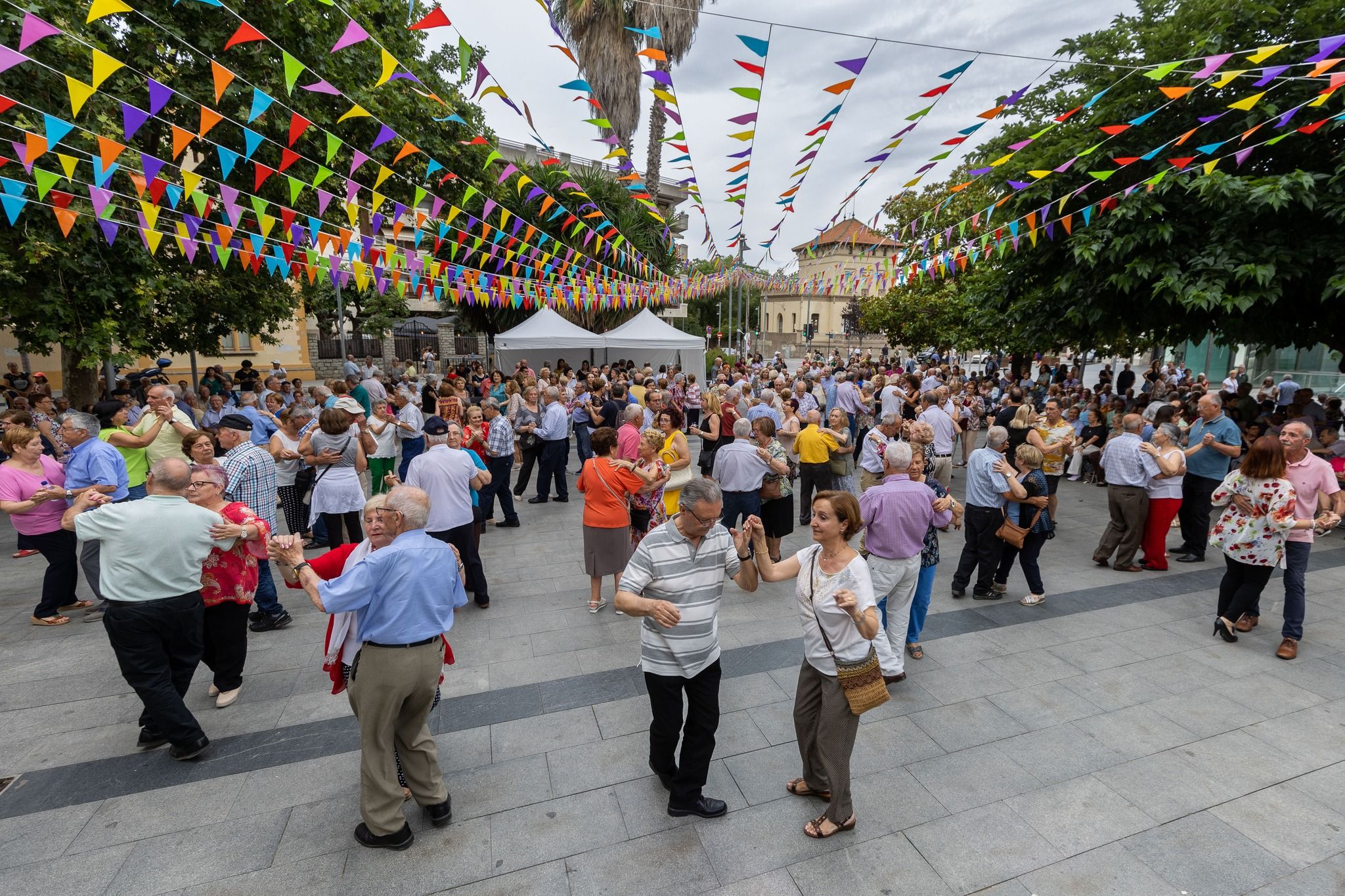 Ball d'estiu de la gent gran. FOTO: Núria Puentes (Ajuntament)