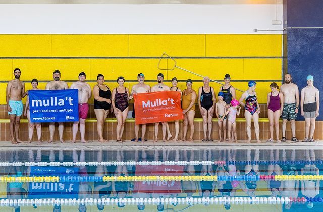 78 persones van participar al 'Mulla't per l'esclerosi múltiple' a la piscina de Can Xarau. FOTO: Ajuntament de Cerdanyola