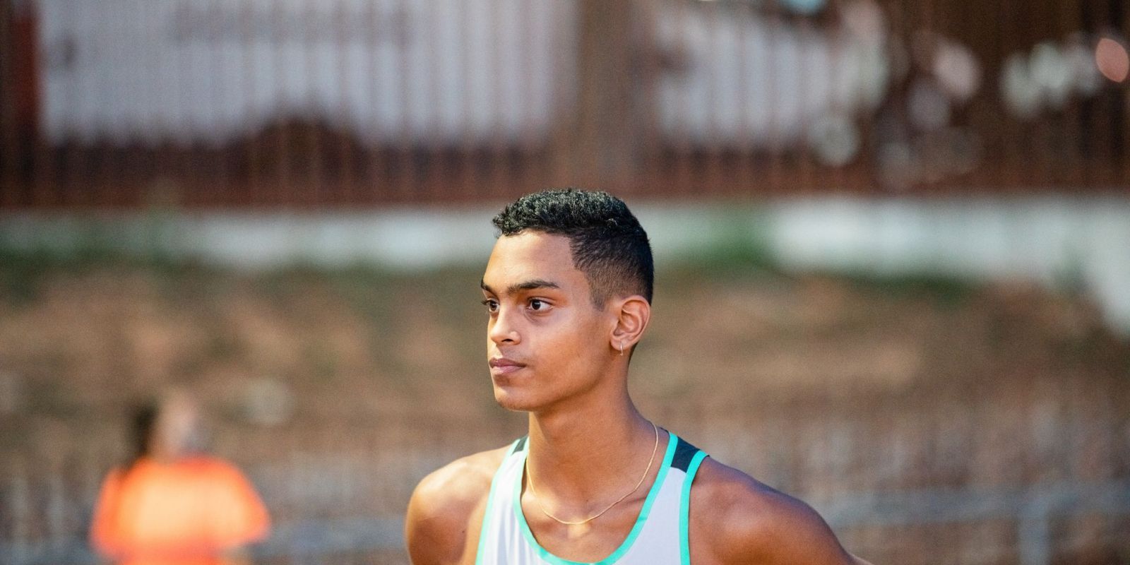 L'atleta cerdanyolenc Eric Guzmán competeix a l'equip New Balance. FOTO: @eriicguzz