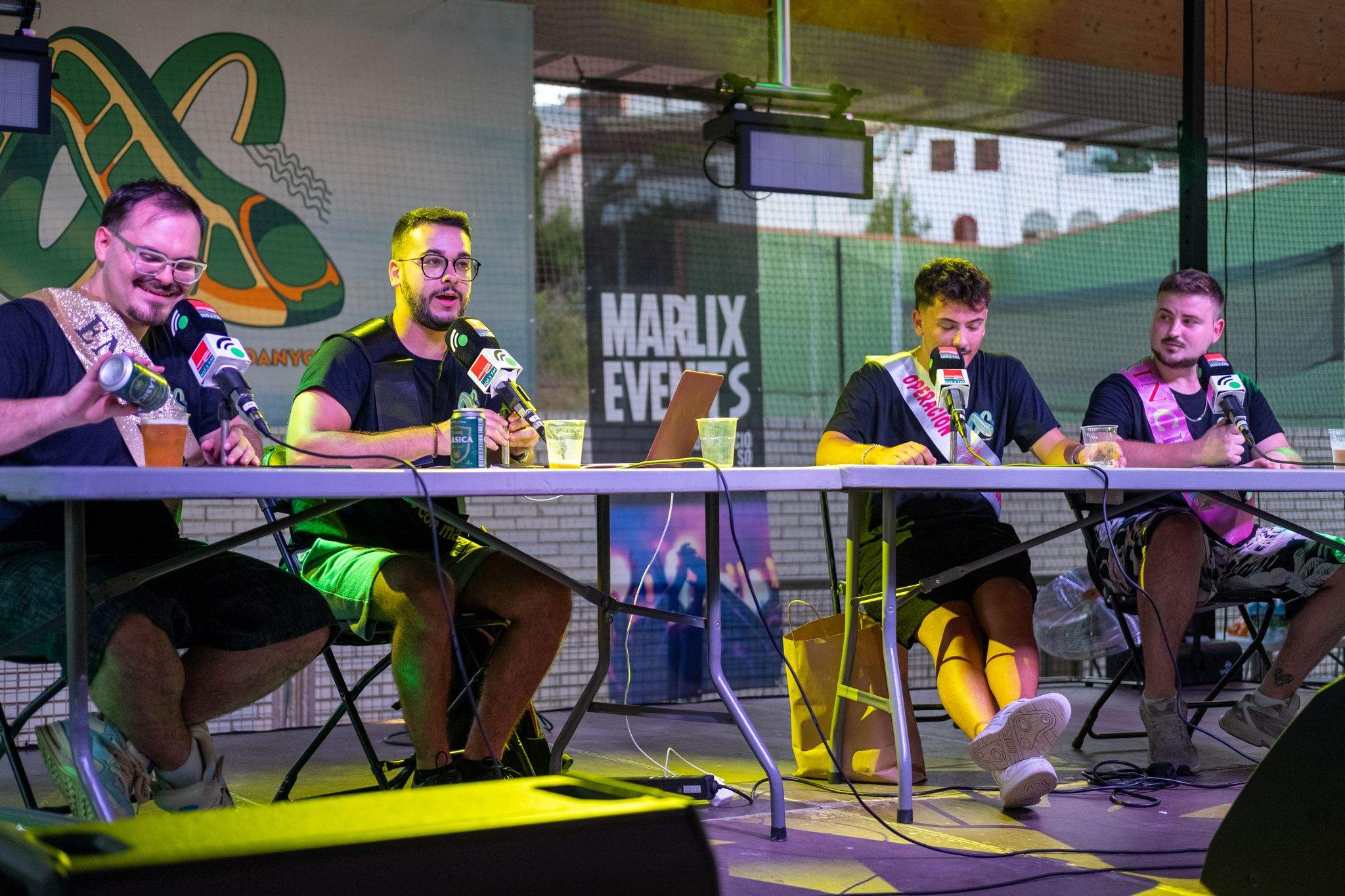 El programa de ràdio 'Propera parada Cerdanyola' en directe al Parc Xarau. FOTO: Ale Gómez
