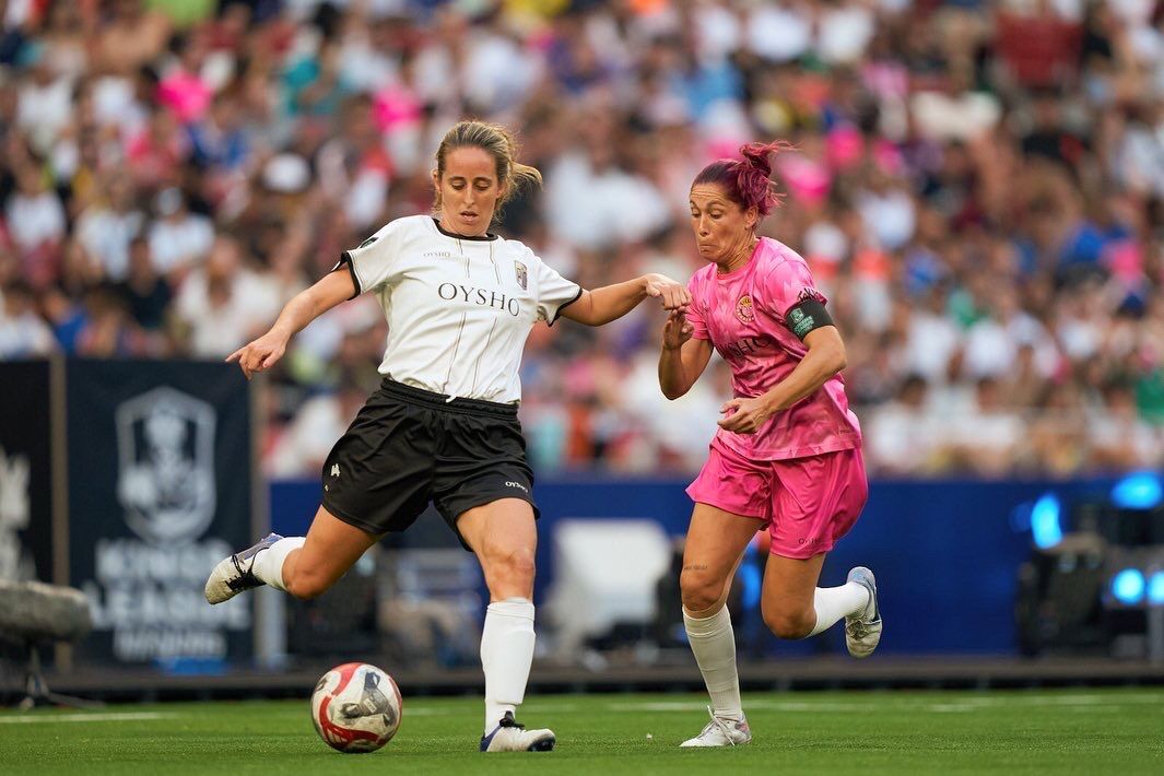 Carla Bartolomé amb la samarreta del Pio FC. FOTO. Pio FC - Queens Legue