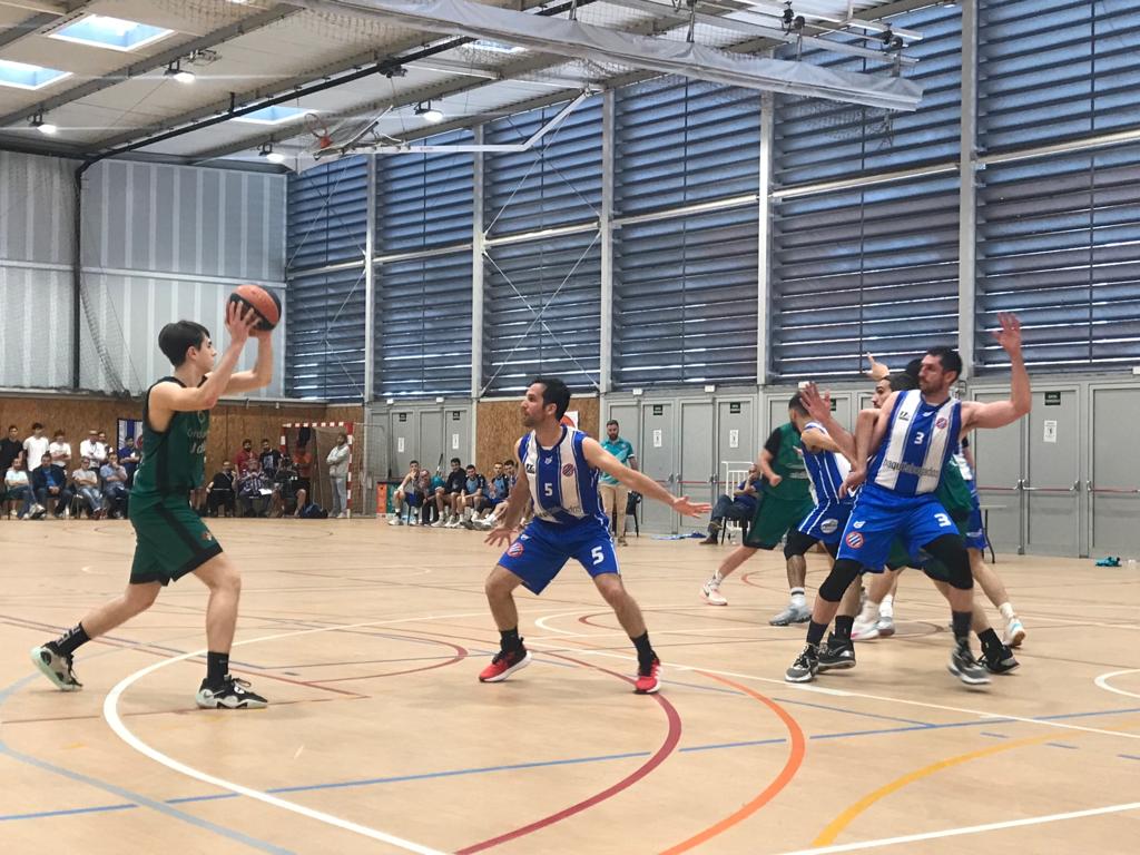 El CB Cerdanyola en el partit del play-off la temporada 2022-23. FOTO: Guillem Barrera