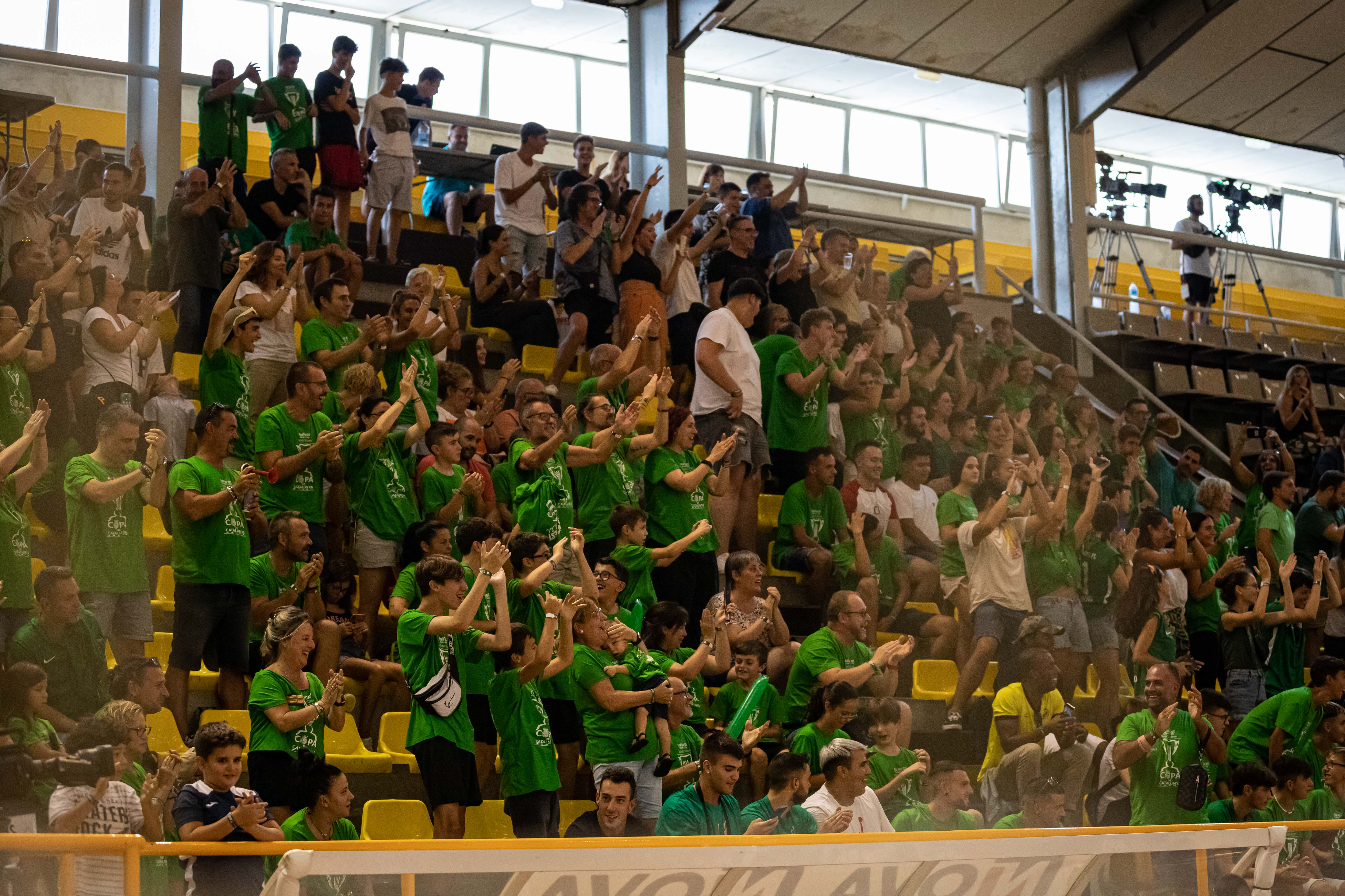 L'afició incansable del Cerdanyola Futbol Club de futbol sala a la semifinal de Copa Catalunya. FOTO: Federació Catalana de Futbol