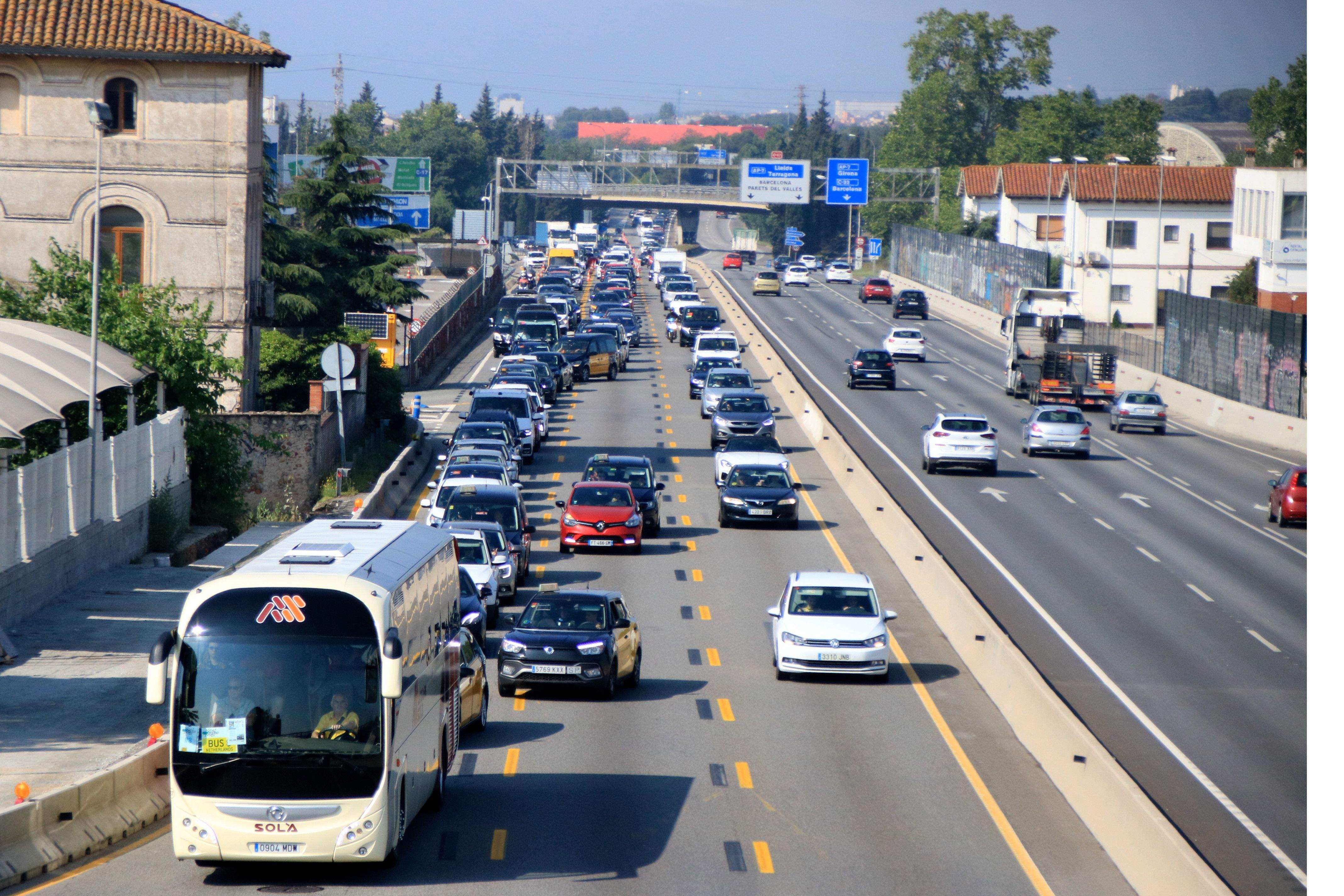 Imatge del trànsit en un tram de la C-17. FOTO: ACN