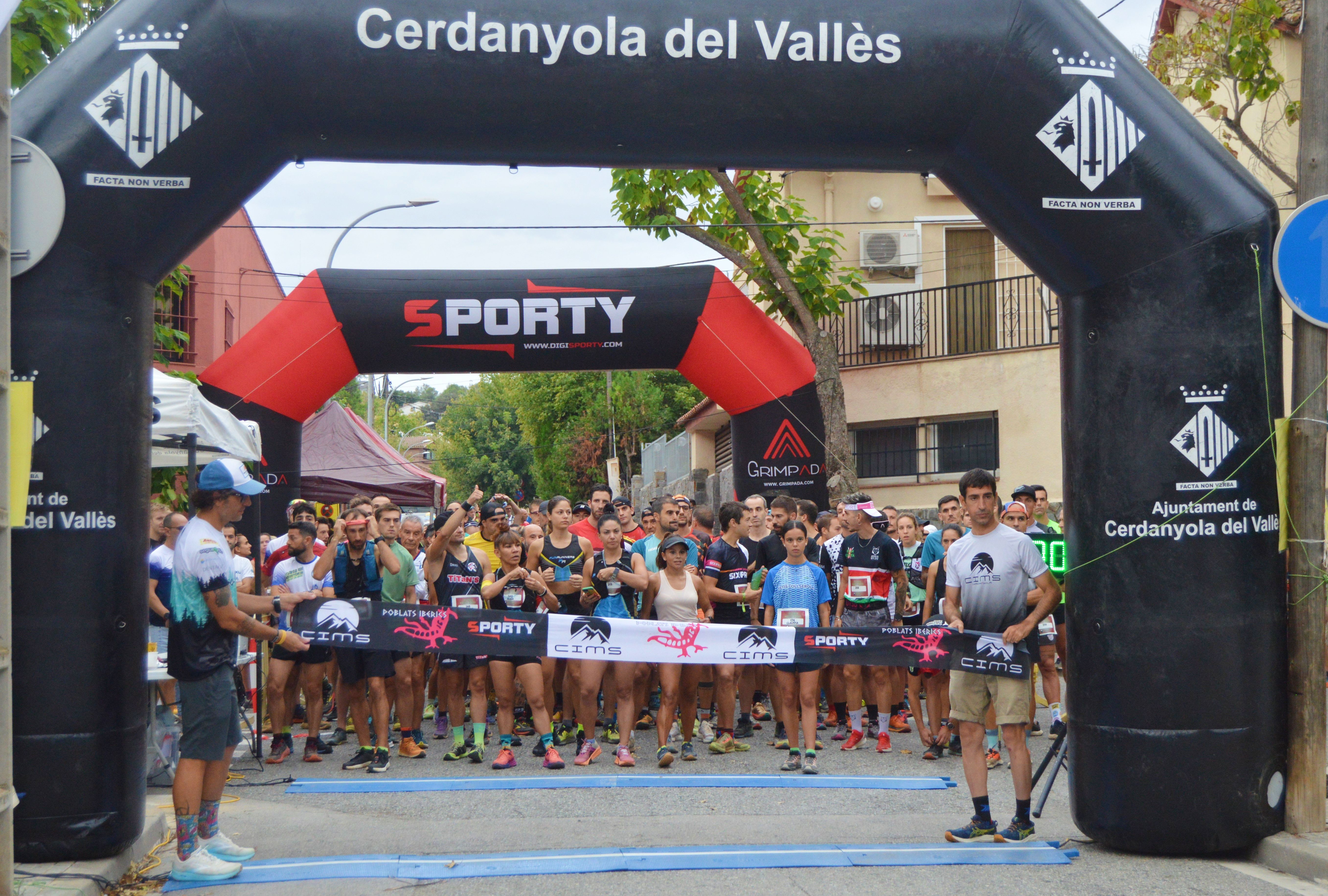 Sortida de la 16a Cursa dels Poblats Ibèrics del CIMS Cerdanyola. FOTO: Nora MO