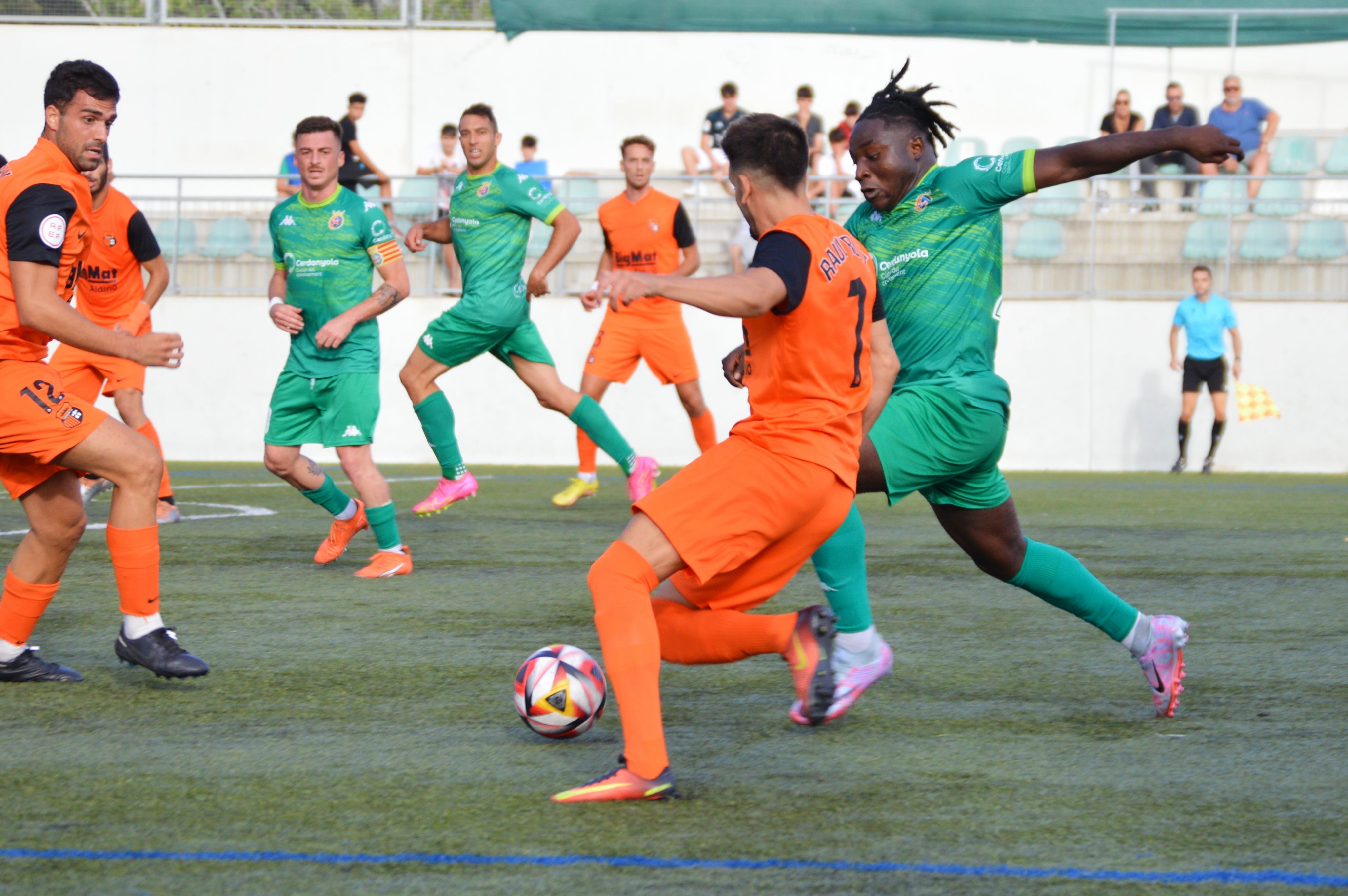 El Cerdanyola FC en la primera jornada de 2a RFEF. FOTO: Nora MO