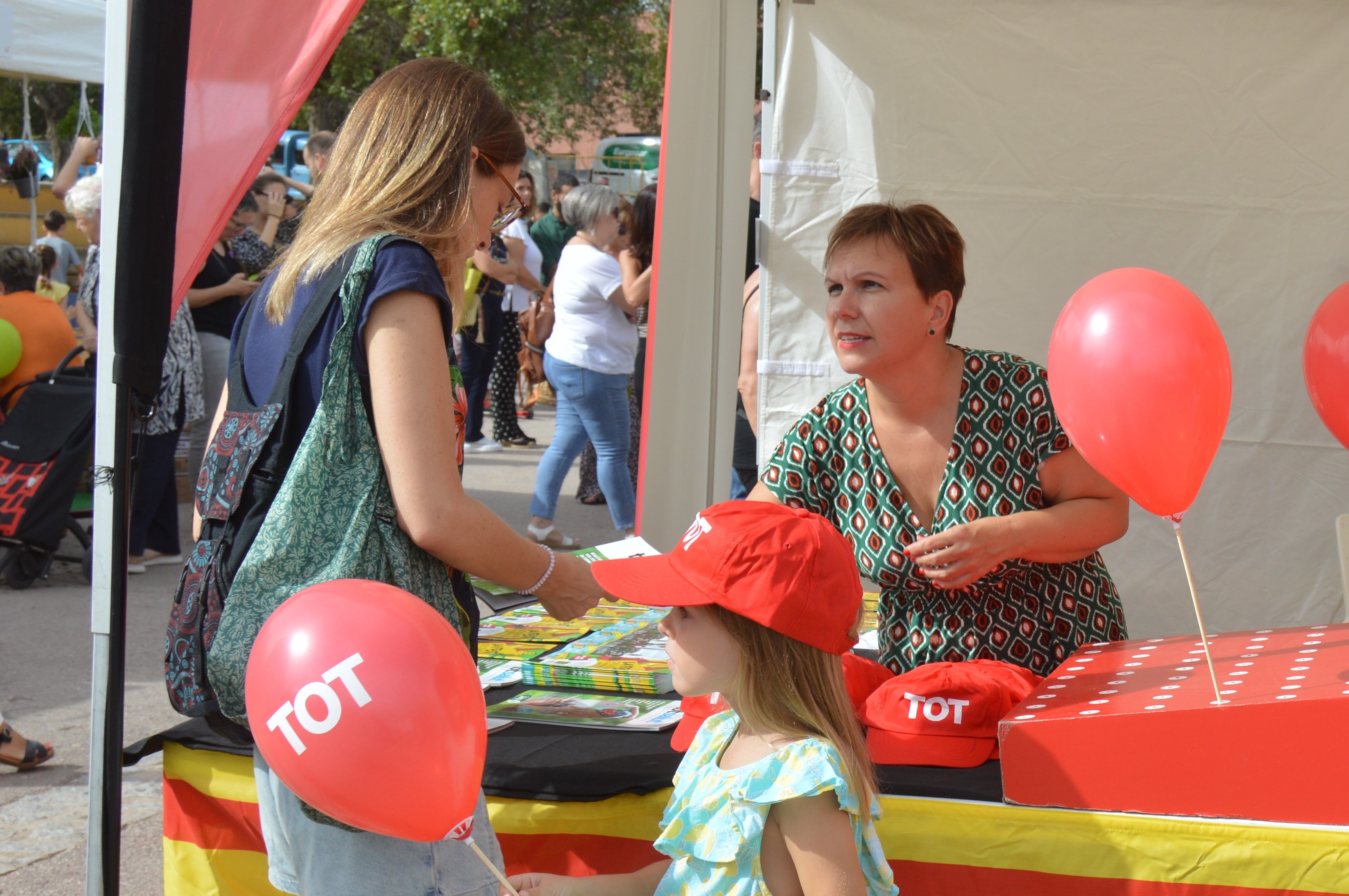 El TOT ha estat present en la Festa del Comerç en la seva 7a edició. FOTO: Nora Muñoz Otero