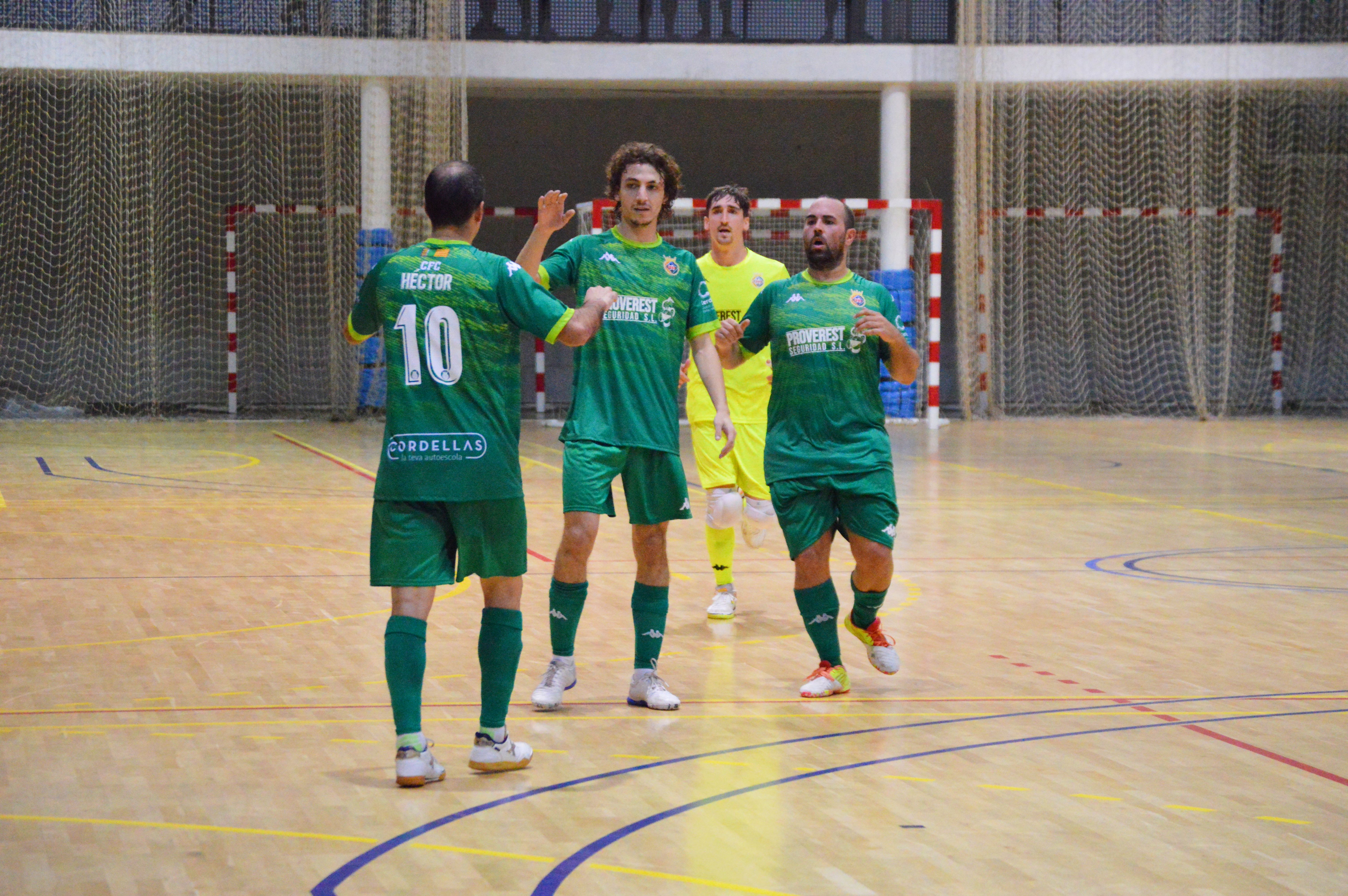 El Cerdanyola FC de futsal celebrant un gol en el debut a Segona B. FOTO: Nora Muñoz Otero
