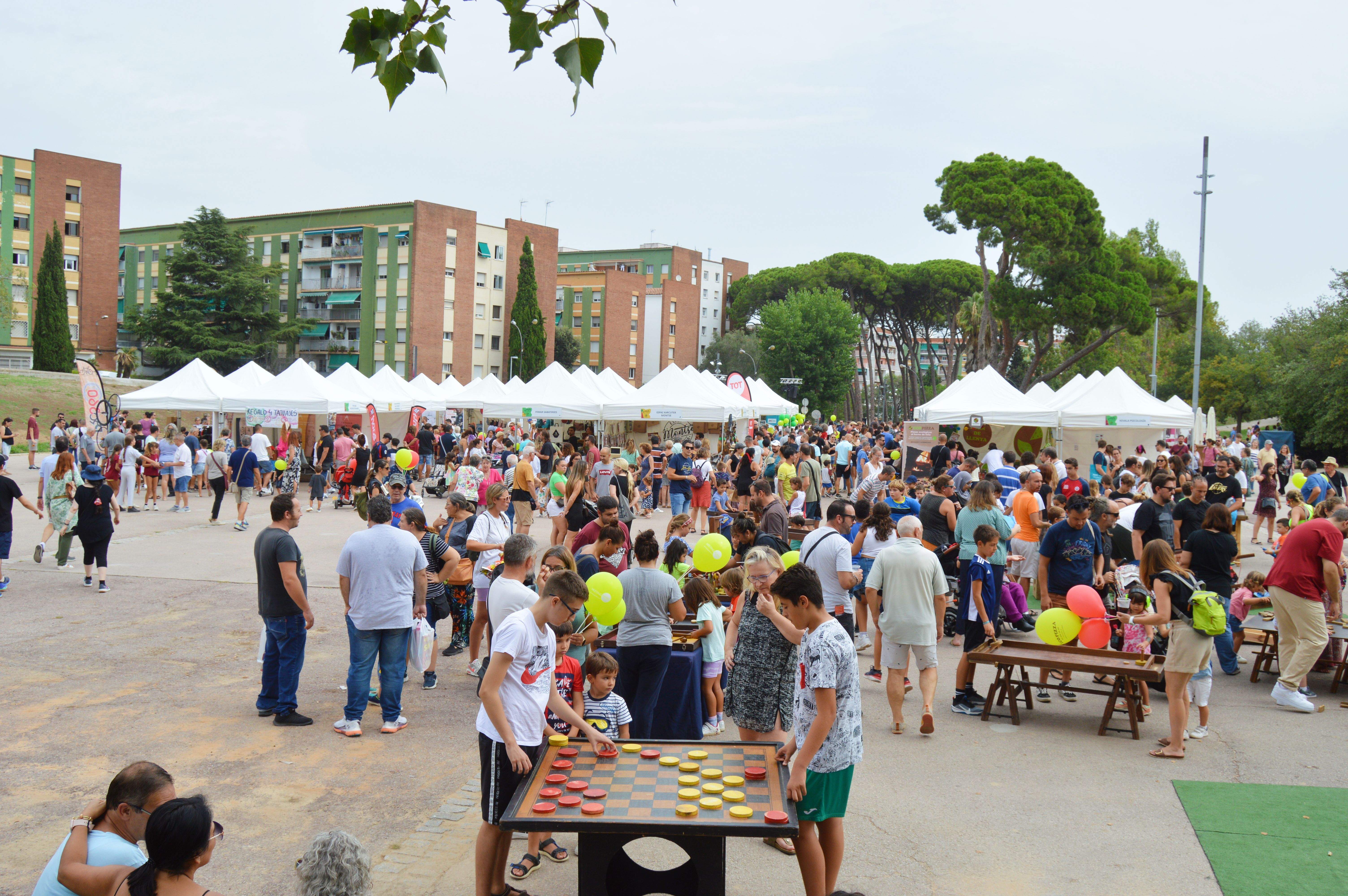 Vista general de la Festa del Comerç en la seva 7a edició al Turonet. FOTO: Nora Muñoz Otero