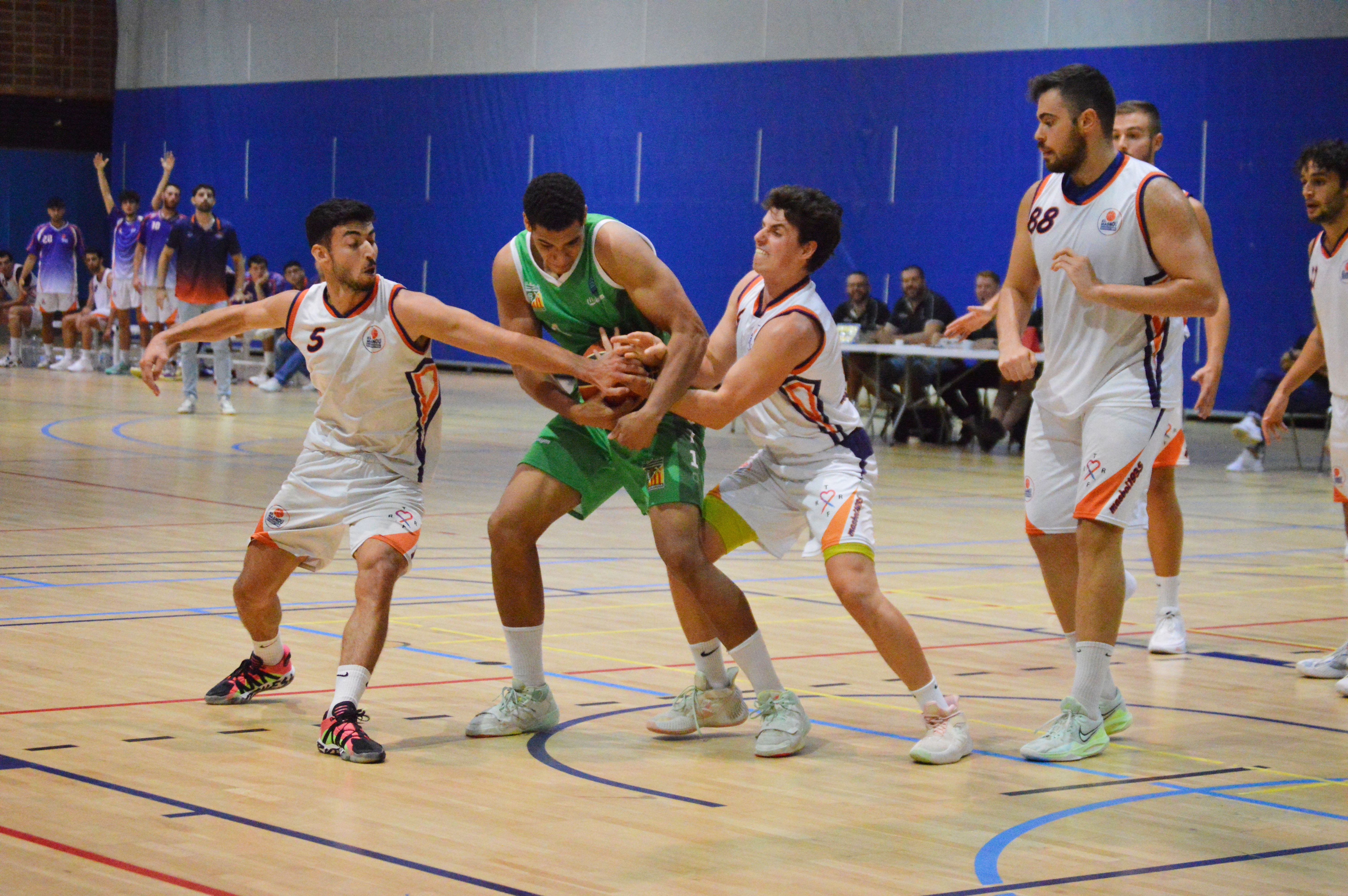 El CB Cerdanyola en la primera jornada de Super Copa Masculina. FOTO: Nora MO