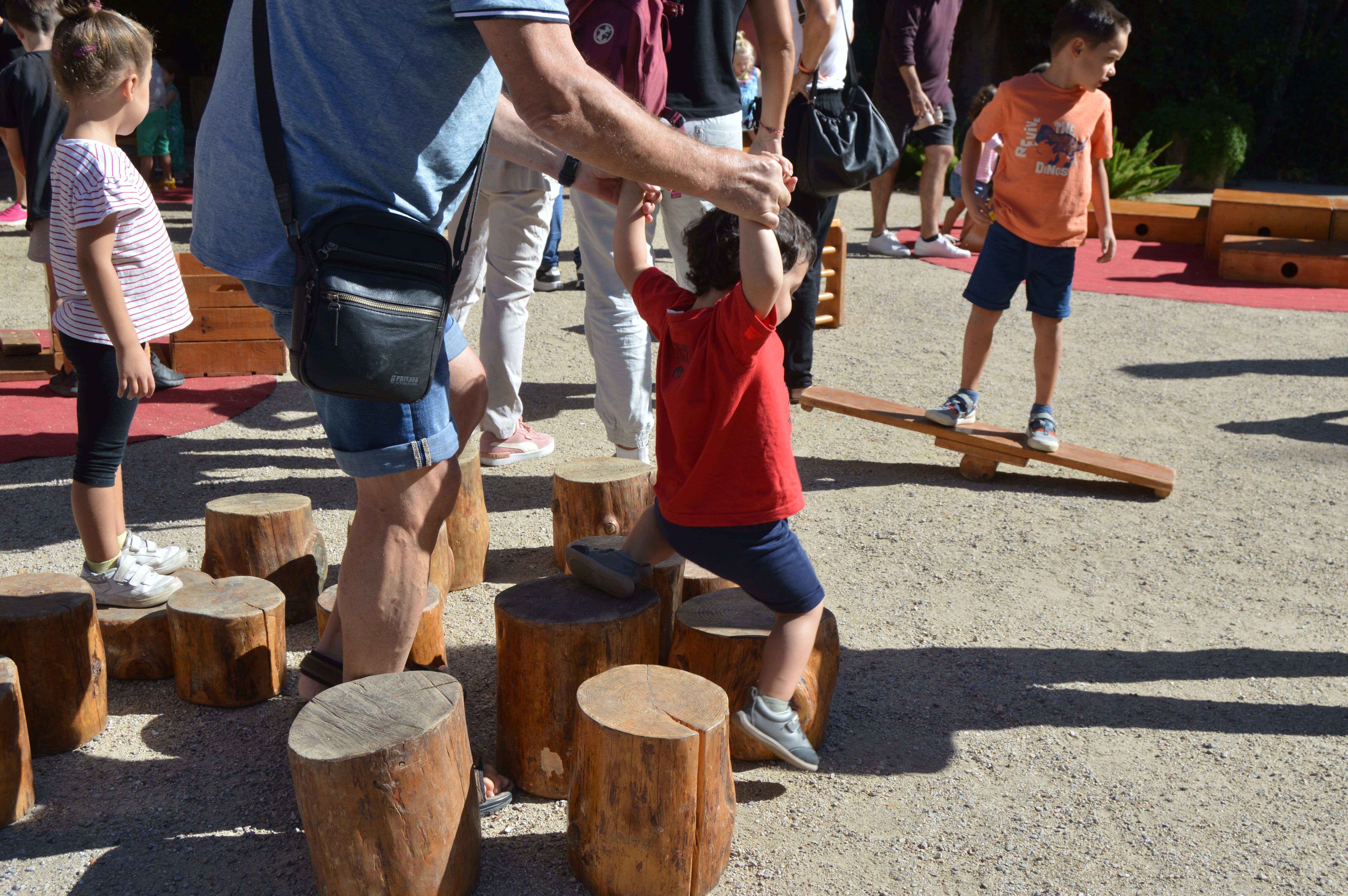 El pati del MAC ha acollit jocs per a infants al matí de FIT: FOTO: Nora MO