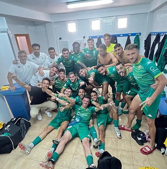El Cerdanyola FC celebra la victòria contra el SE Penya Independent. FOTO: Cerdanyola FC