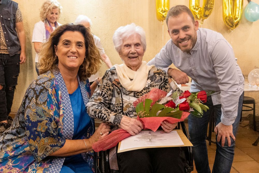 Homenatge a la centenària Consol Amblas Soldevila. FOTO: Ajuntament de Cerdanyola