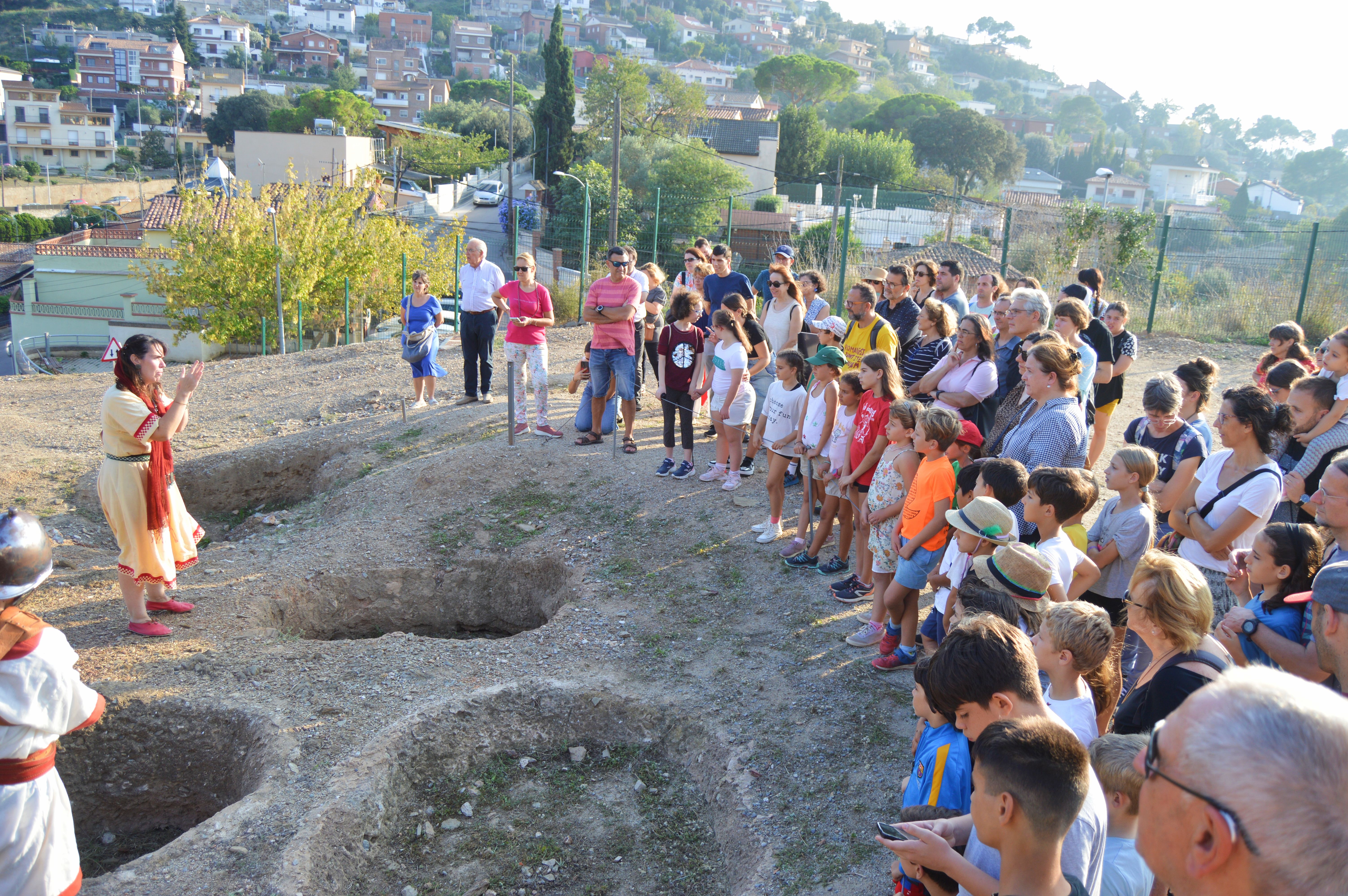 Visita teatralitzada a al poblat ibèric de Ca n'Oliver en el 23è Cap de Setmana Ibèric. FOTO: Nora MO