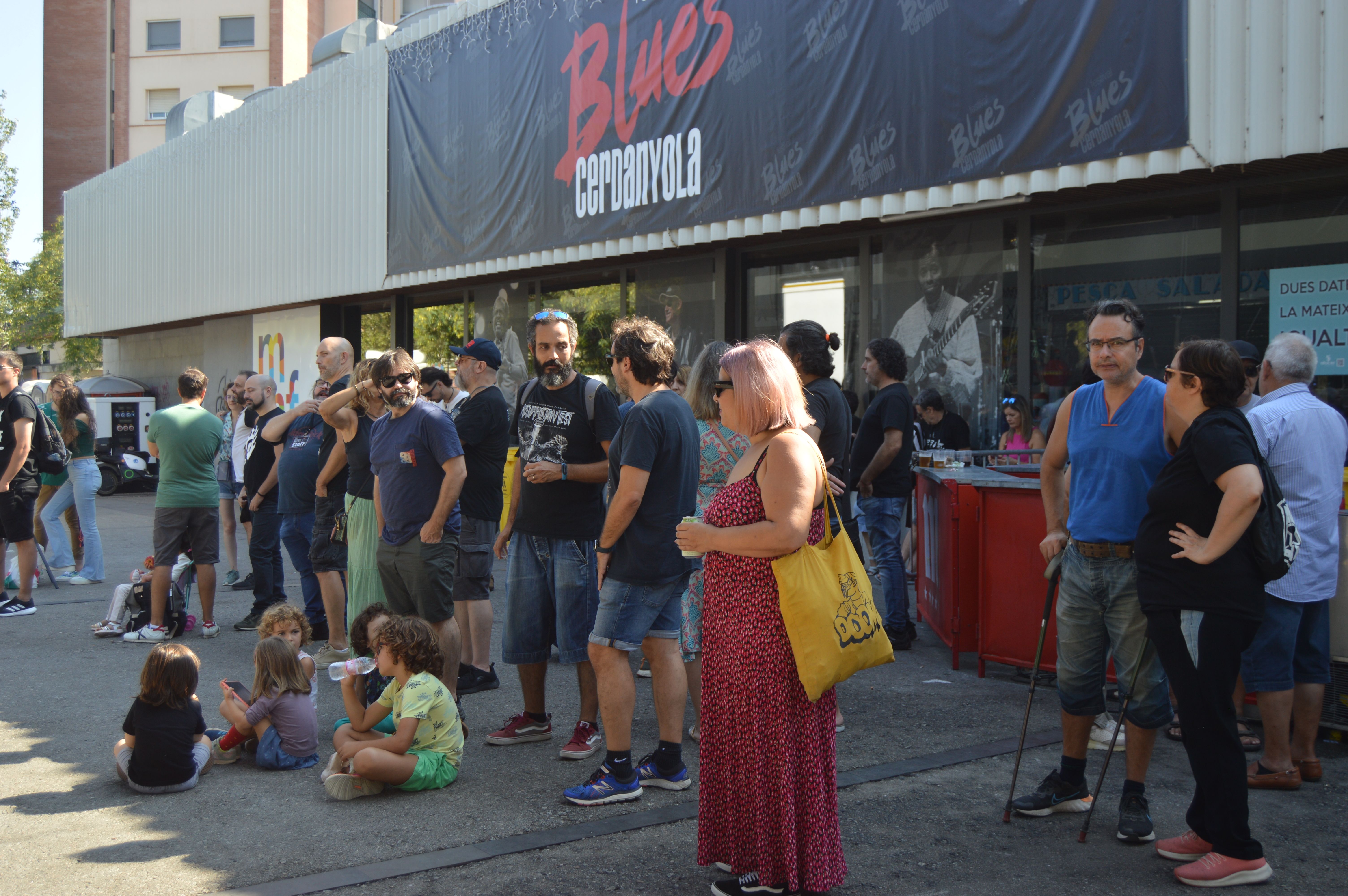 Públic al Mercat de Les Fontetes en el 32è Festival de Blues. FOTO: Nora MO