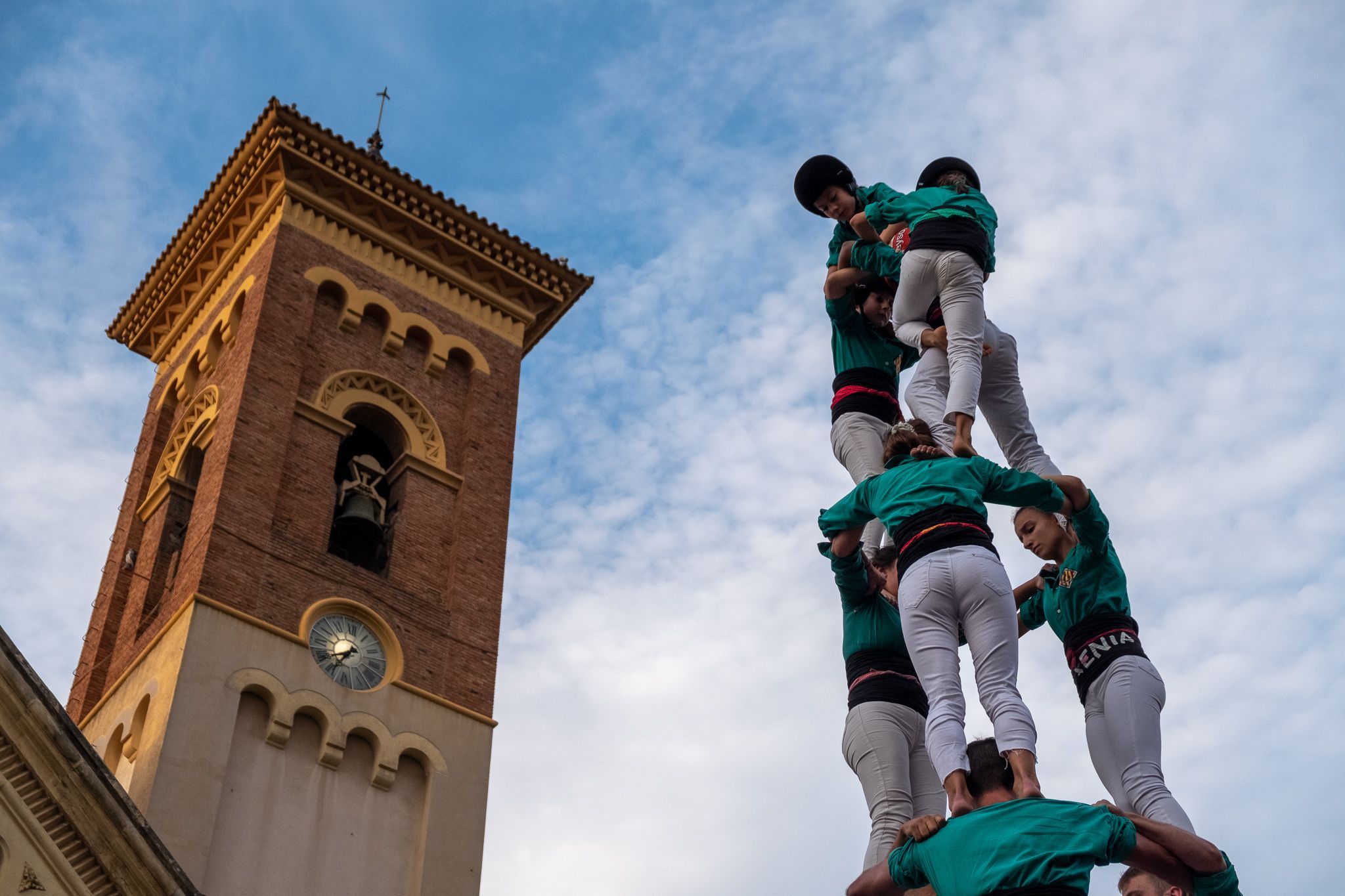 Actuació dels Castellers de Cerdanyola pel Roser de Maig del 2022. FOTO: Ale Gómez