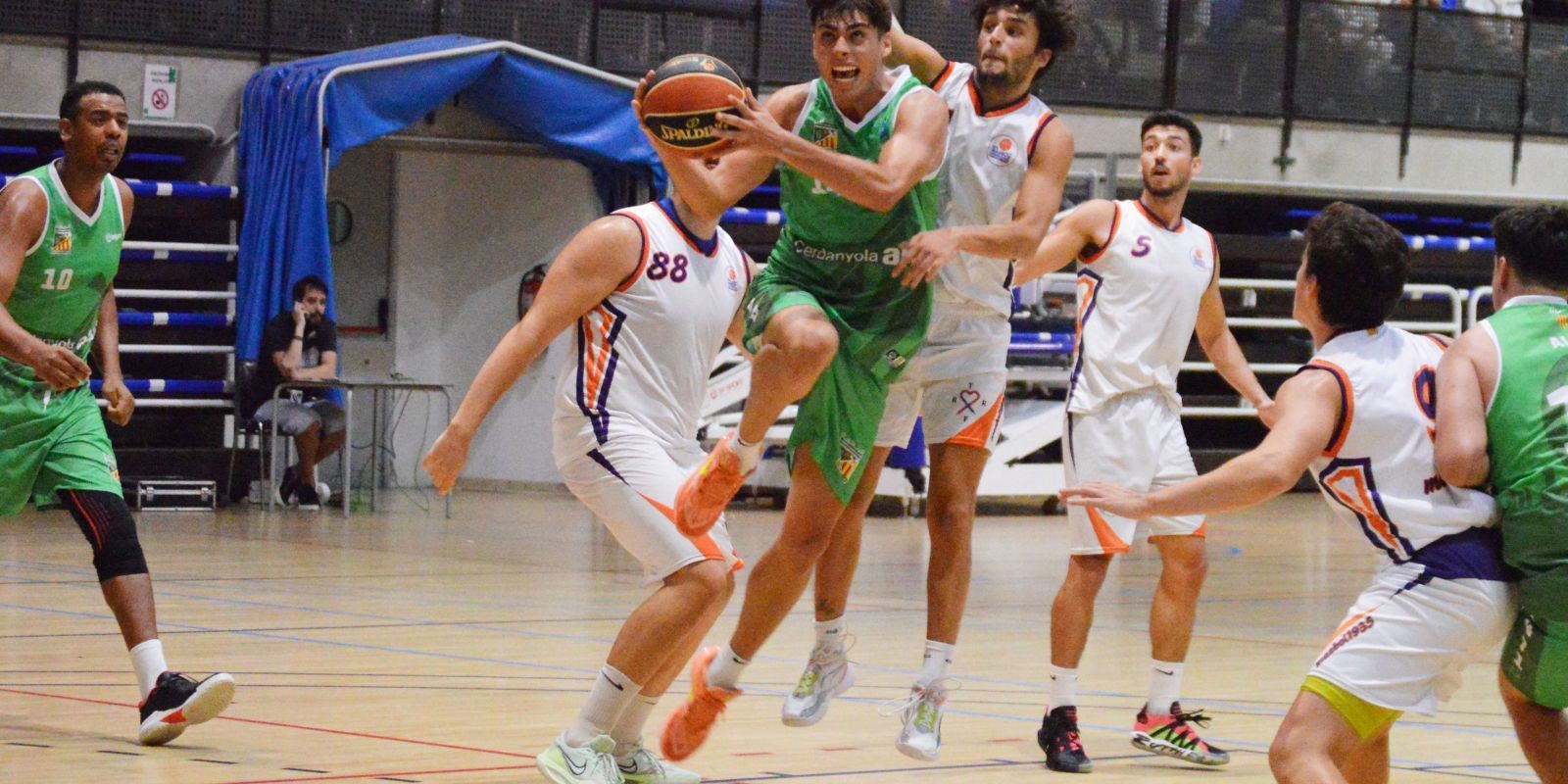 El CB Cerdanyola en la primera jornada de Super Copa Masculina. FOTO: Nora MO