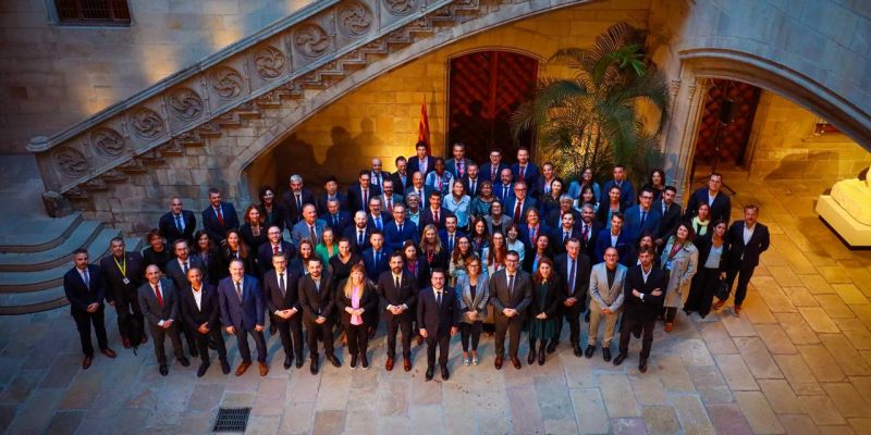 El president Pere Aragonès amb tots els delegats/des del Govern a l’exterior, els directors/es de les oficines d'ACCIÓ, i representants de l’Institut Ramon Llull, l'ICEC i PRODECA, tots ells encarregats d’internacionalitzar el país. FOTO: Departament d’Acció Exterior i Unió Europea El president Pere Aragonès amb tots els delegats/des del Govern a l’exterior, els directors/es de les oficines d'ACCIÓ, i representants de l’Institut Ramon Llull, l'ICEC i PRODECA, tots ells encarregats d’internacionalitzar el país. FOTO: Departament d’Acció Exterior i Unió Europea
