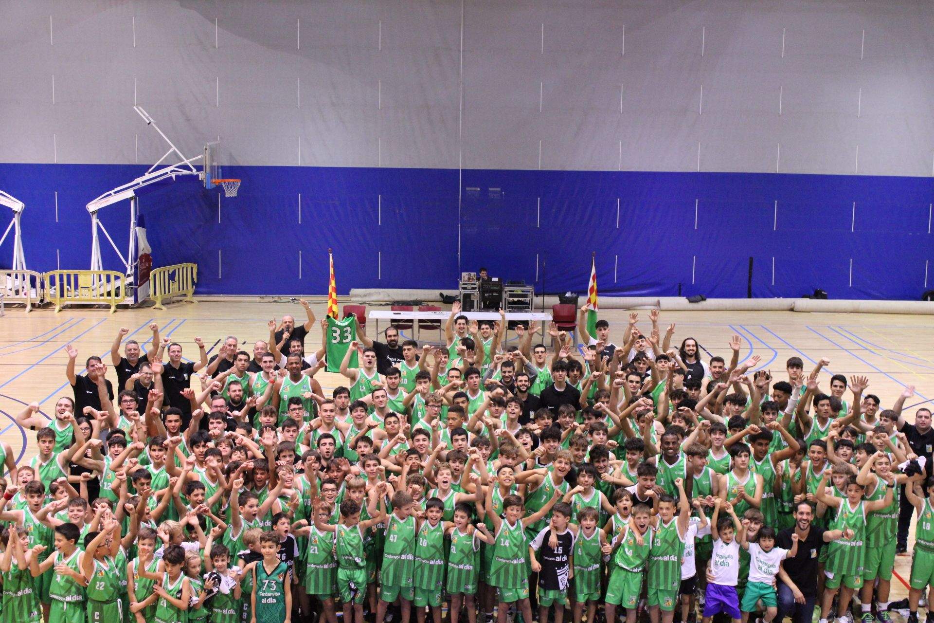 Foto de família del CB Cerdanyola. FOTO: Guillem Barrera