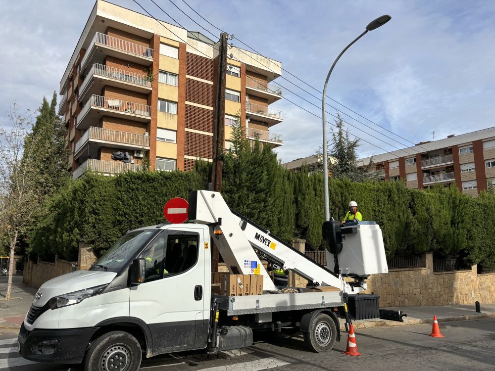 Canvi de les lluminàries a Cerdanyola. FOTO: Ajuntament de Cerdanyola