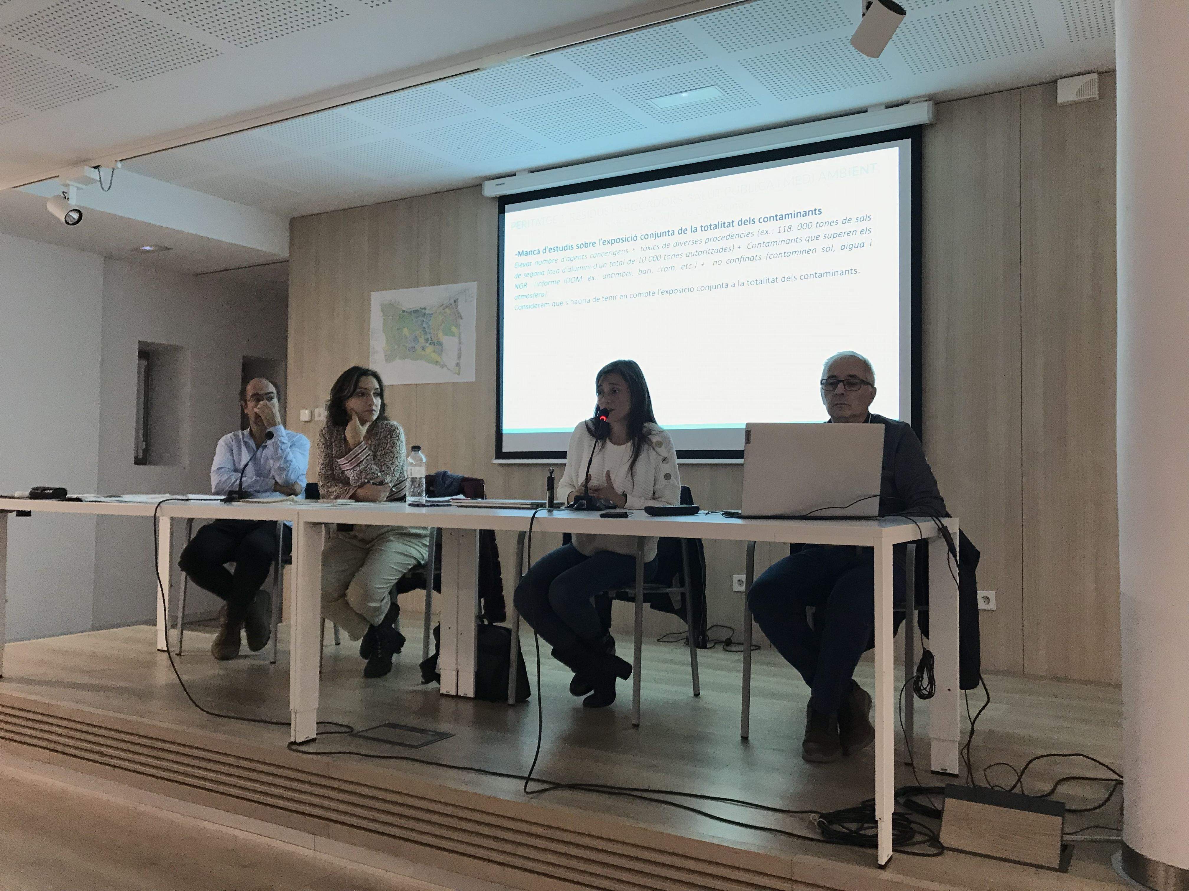 Acte de Refem a la Biblioteca Central de Cerdanyola. FOTO: Guillem Barrera